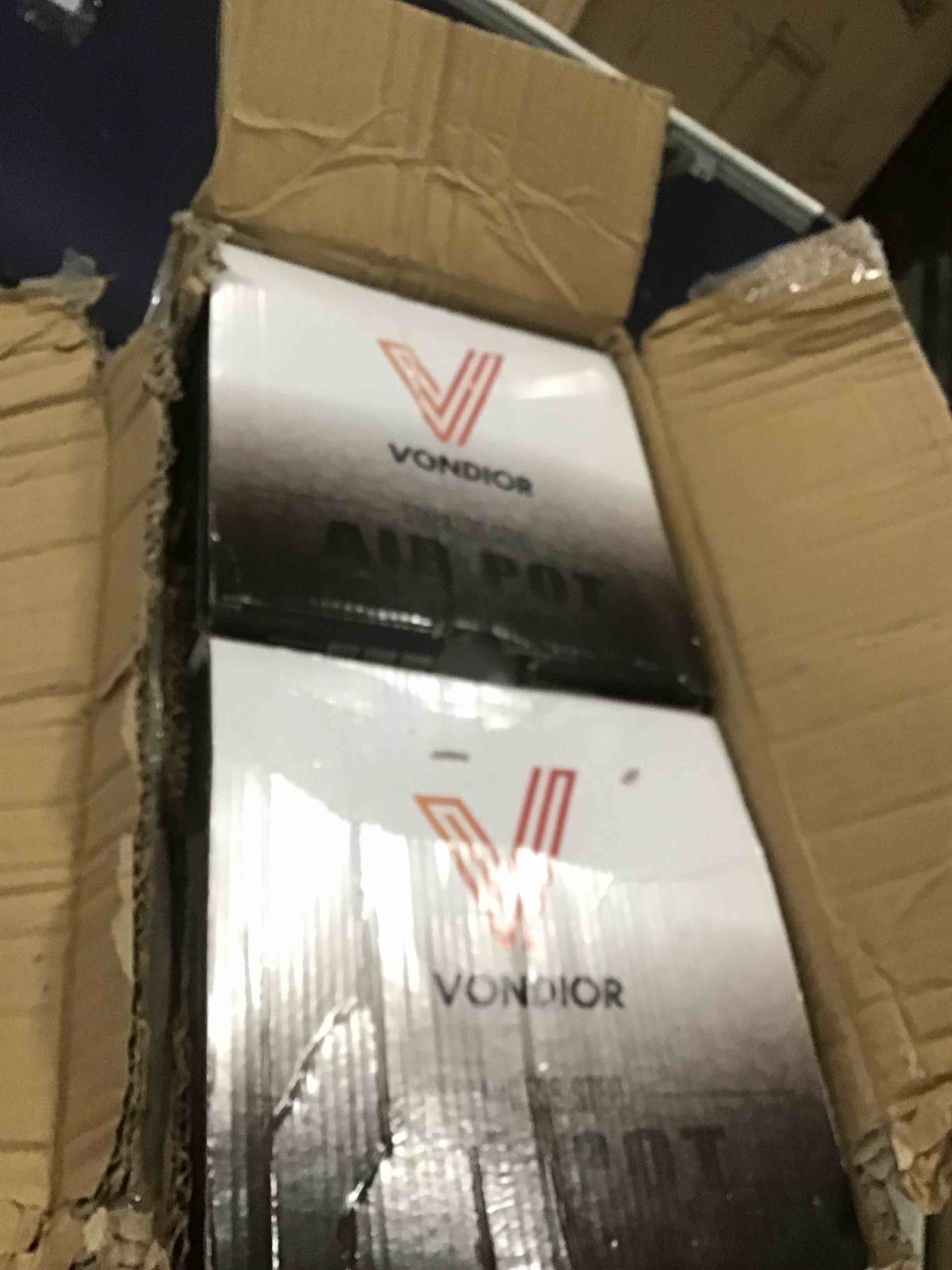https://s3.amazonaws.com/lotting-images-prod/bidfta/PPE2064233_1739885827244.jpeg