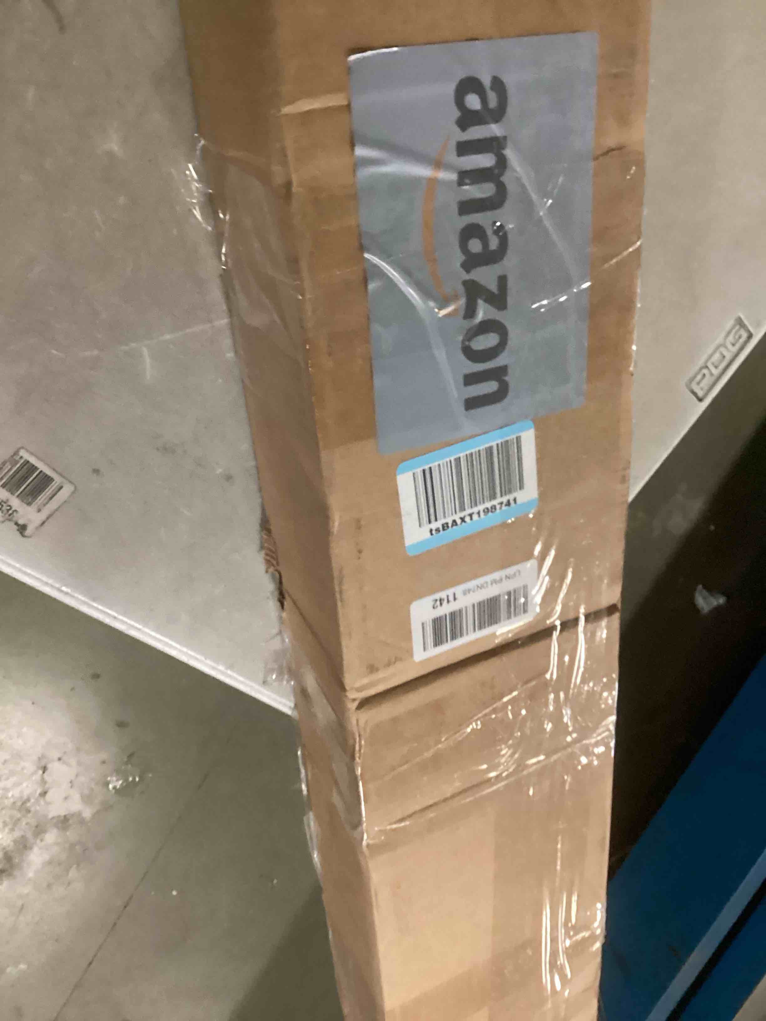 https://s3.amazonaws.com/lotting-images-prod/bidfta/PPE2065135_1738962158366.jpeg