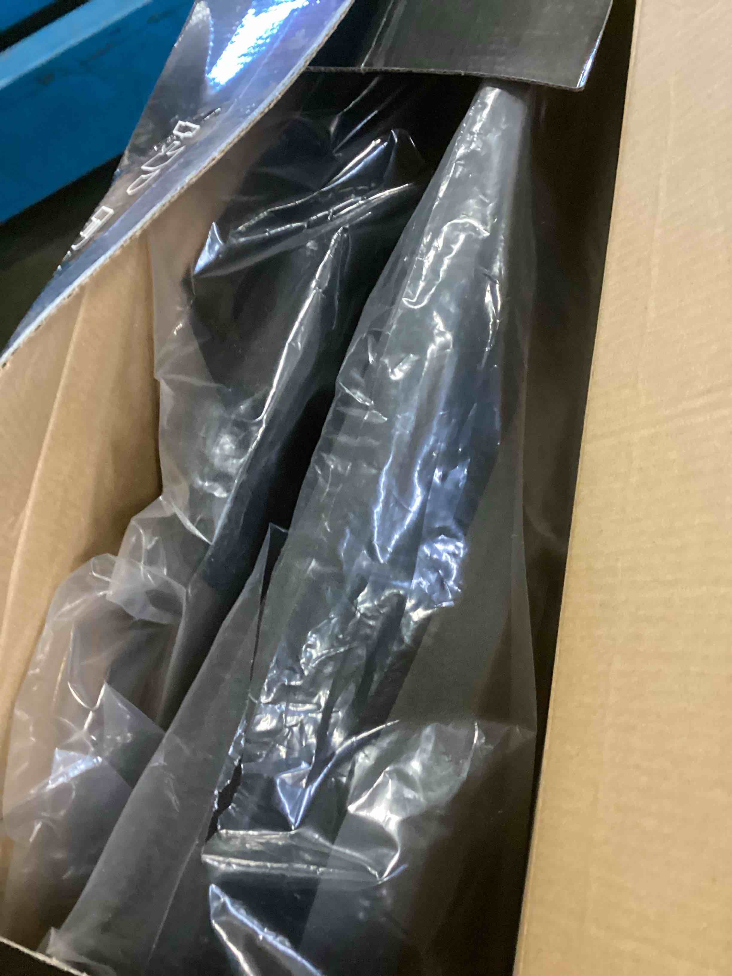 https://s3.amazonaws.com/lotting-images-prod/bidfta/PPE2065330_1739802702249.jpeg