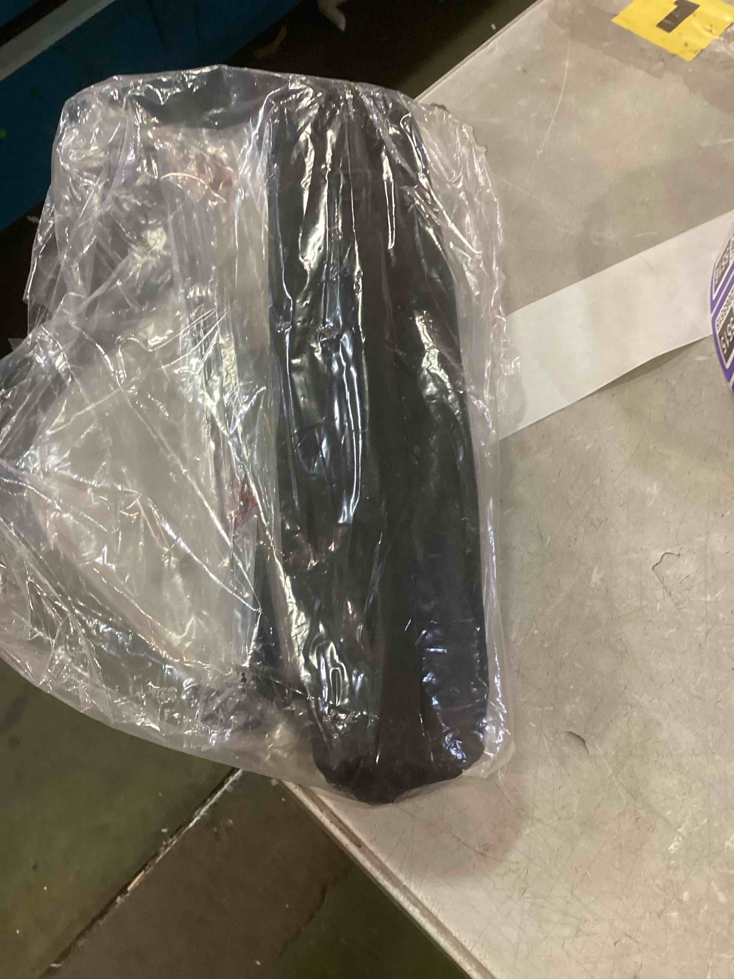 https://s3.amazonaws.com/lotting-images-prod/bidfta/PPE2065513_1740072382187.jpeg