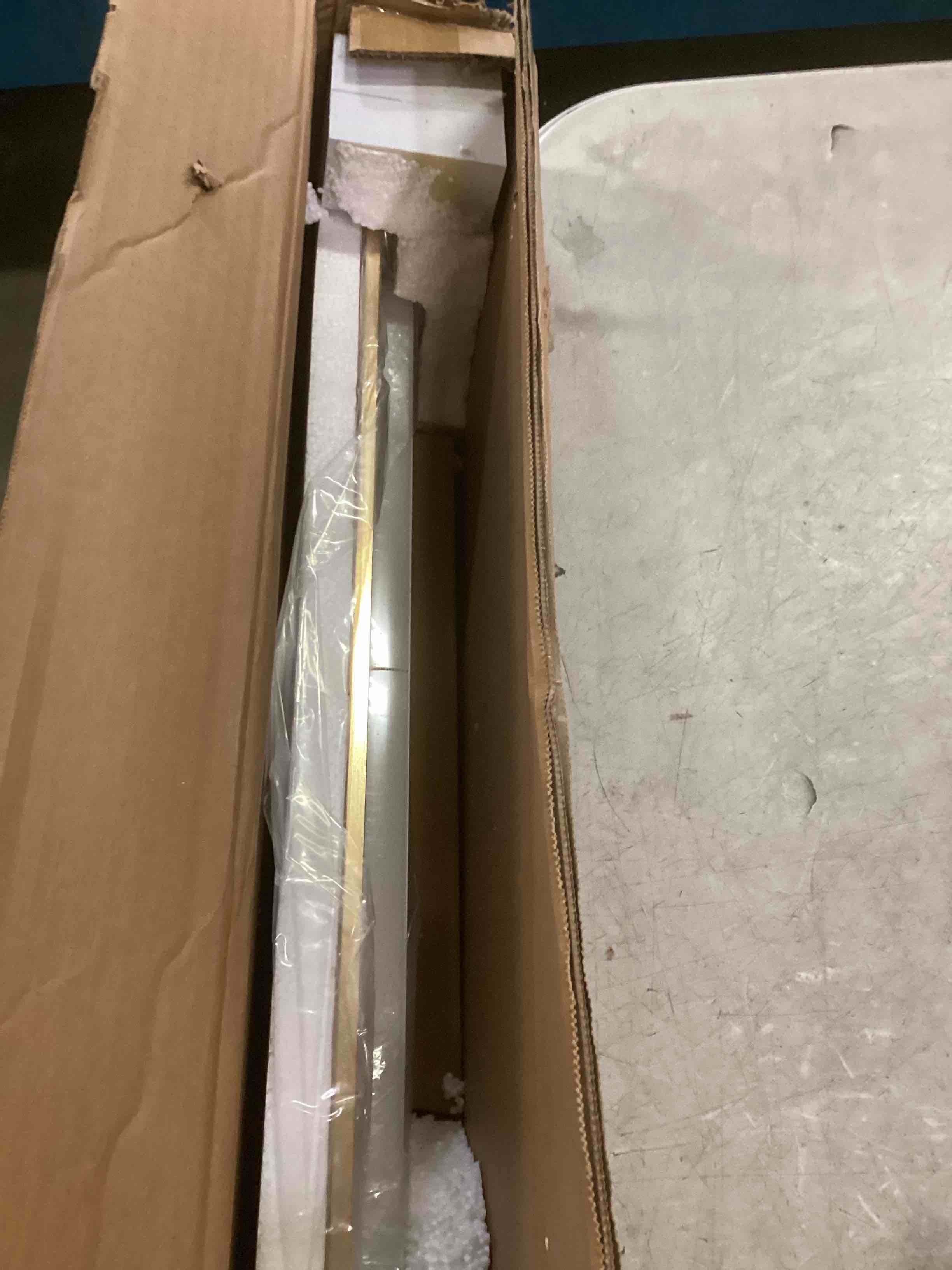 https://s3.amazonaws.com/lotting-images-prod/bidfta/PPE2065577_1740081424387.jpeg