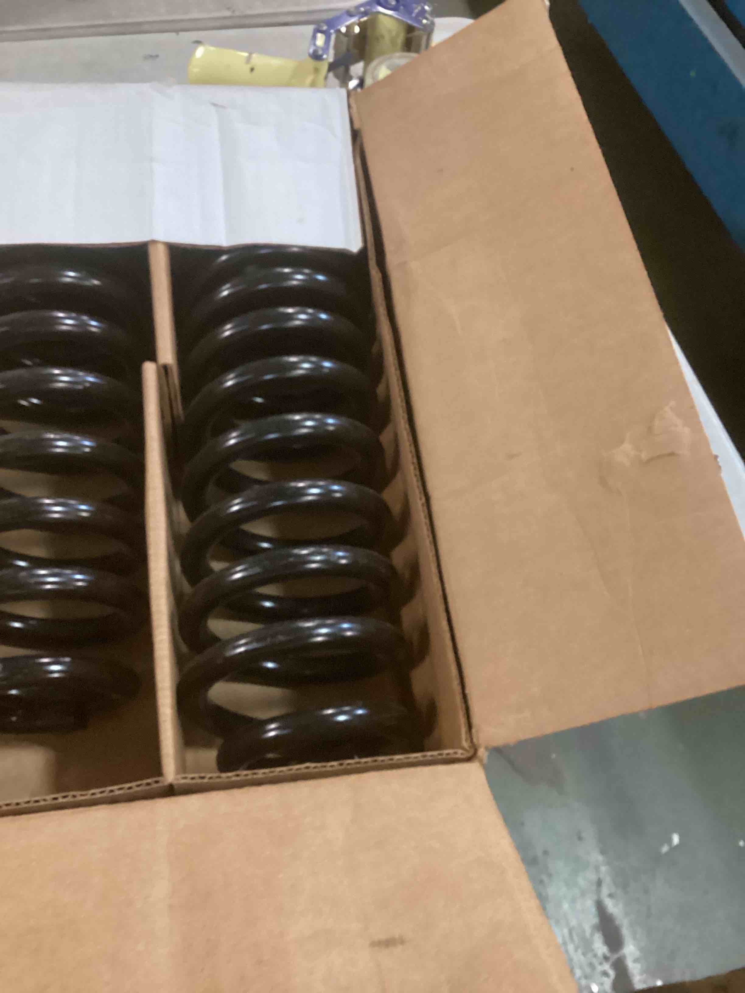 https://s3.amazonaws.com/lotting-images-prod/bidfta/PPE2065613_1740143604477.jpeg