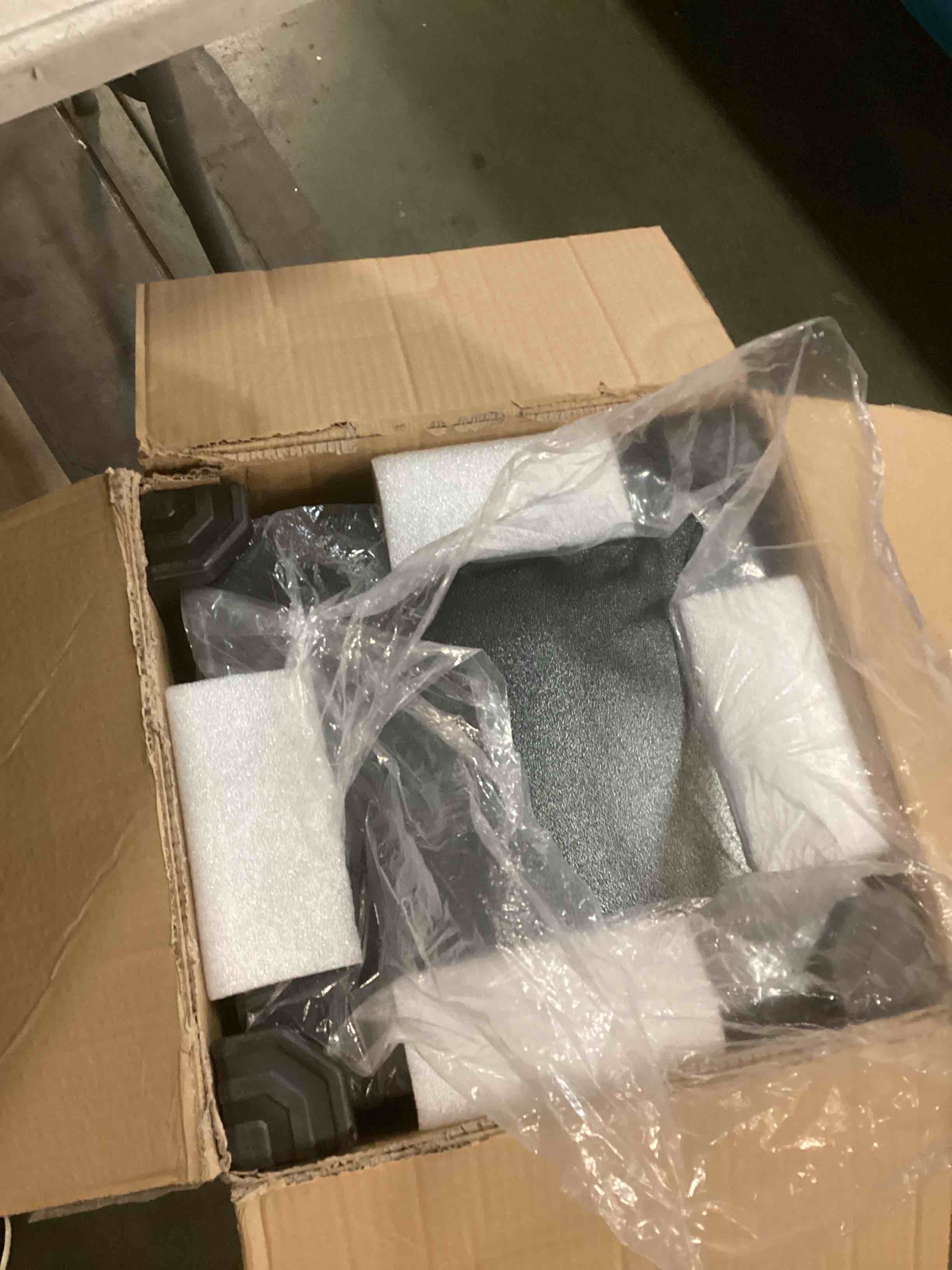 https://s3.amazonaws.com/lotting-images-prod/bidfta/PPE2065622_1740144444500.jpeg