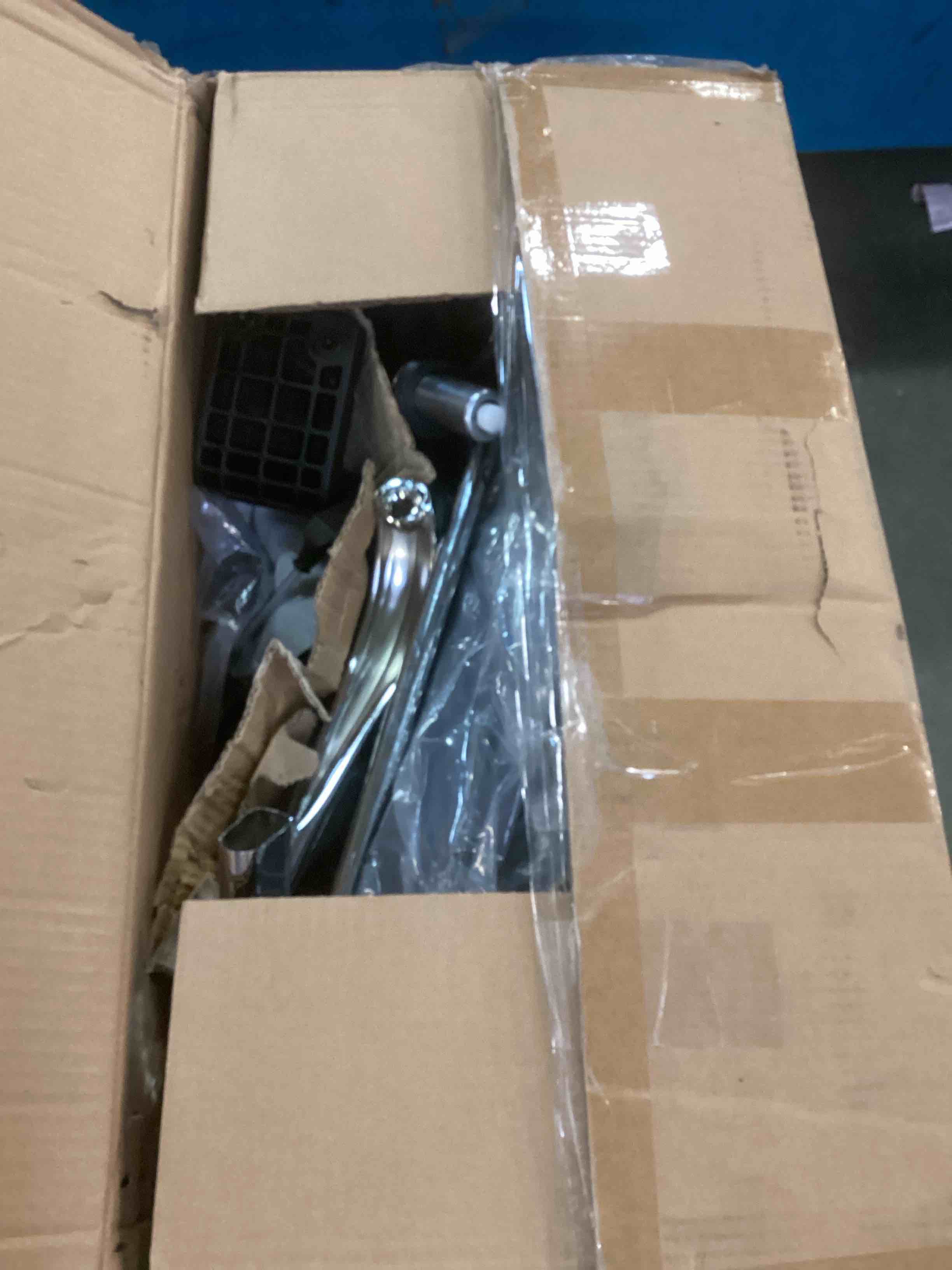 https://s3.amazonaws.com/lotting-images-prod/bidfta/PPE2065703_1740154217667.jpeg