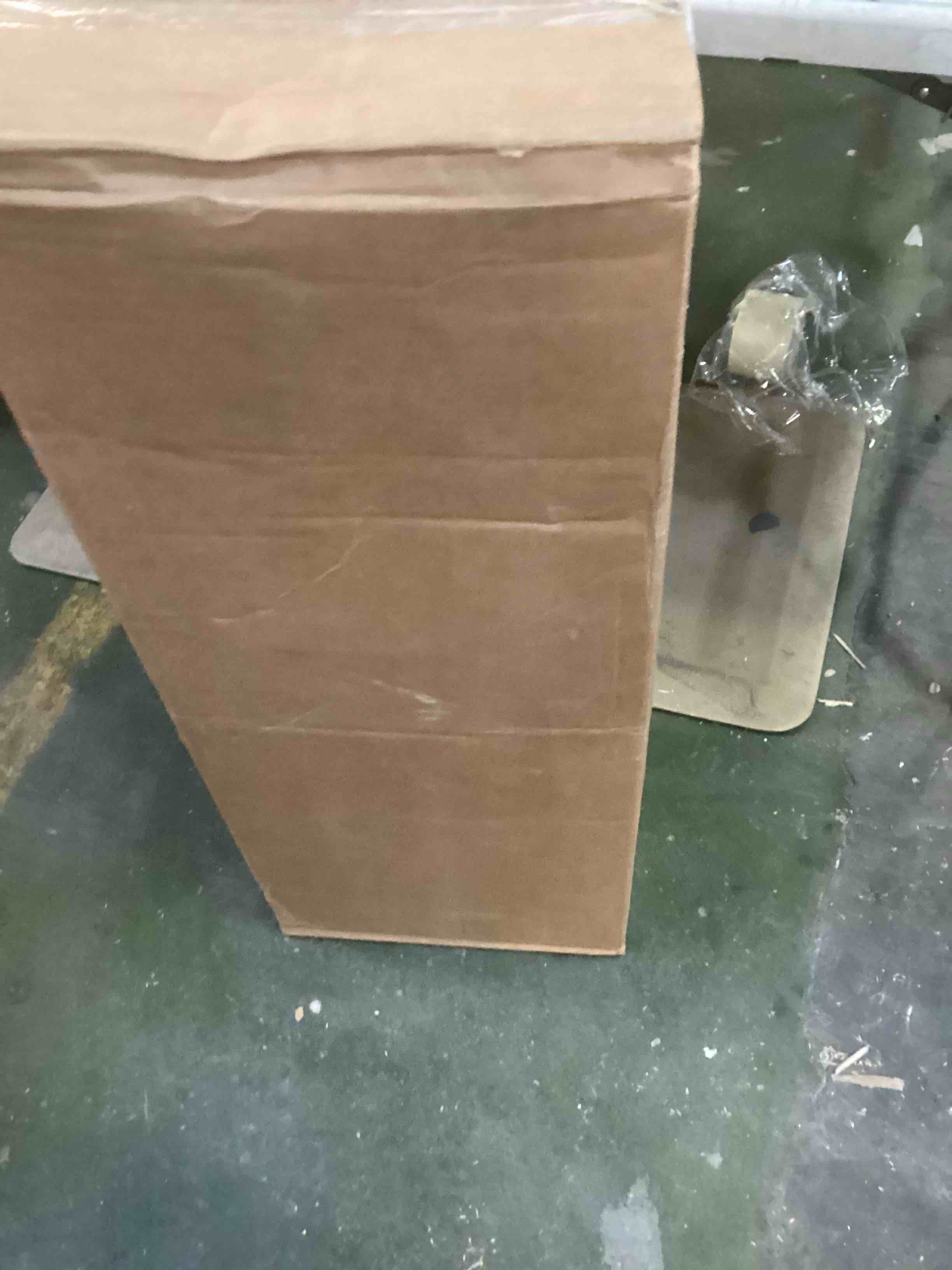 https://s3.amazonaws.com/lotting-images-prod/bidfta/PPE2065810_1740170945344.jpeg
