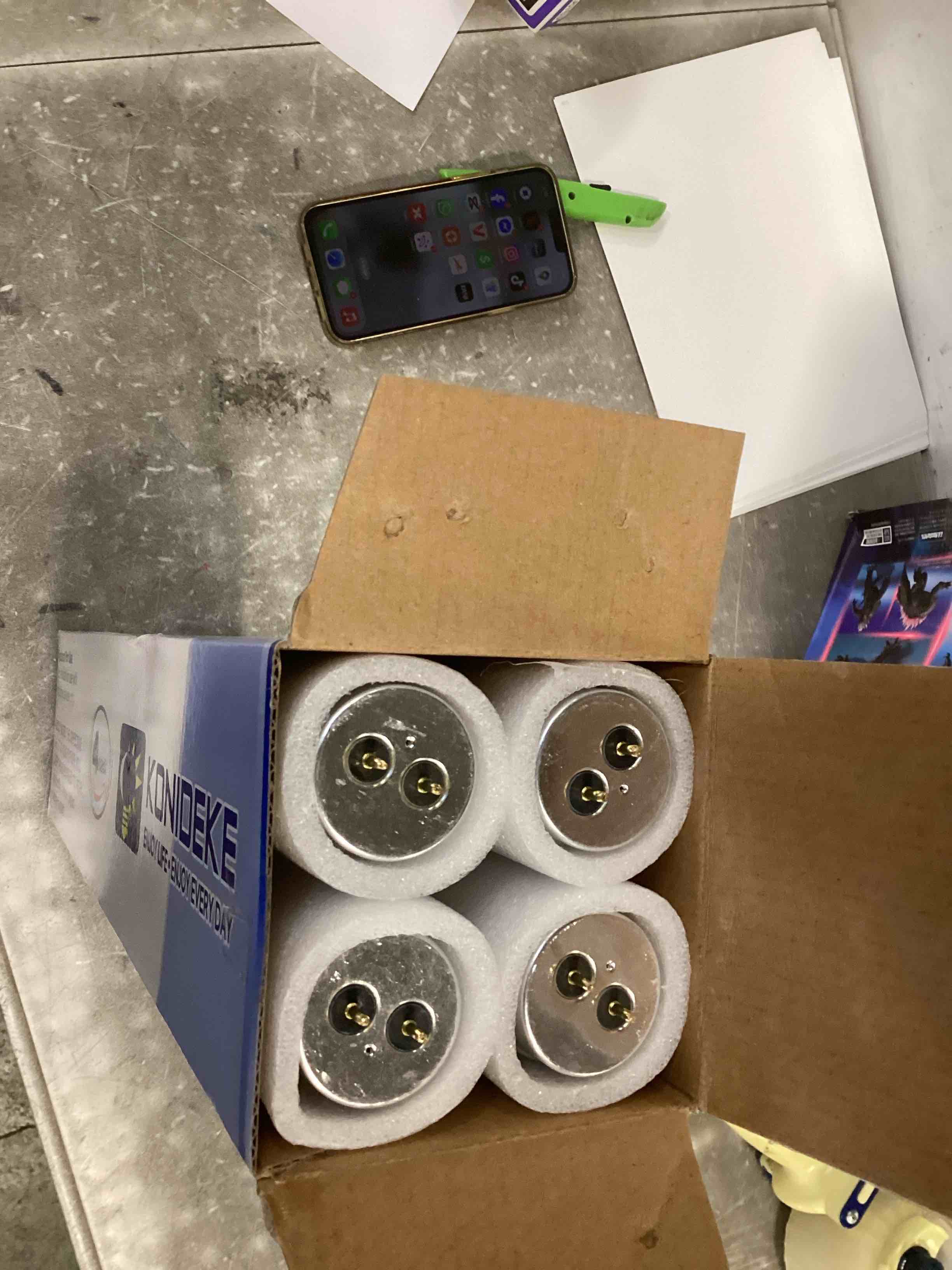 Condition photo showing Good Condition for T12 15 Watt Fluorescent Bulb, 18 Inches F15T12/CW Straight Tube, Medium Bi-Pin Base, Cool White 4000K 800 Lumens 4 Count