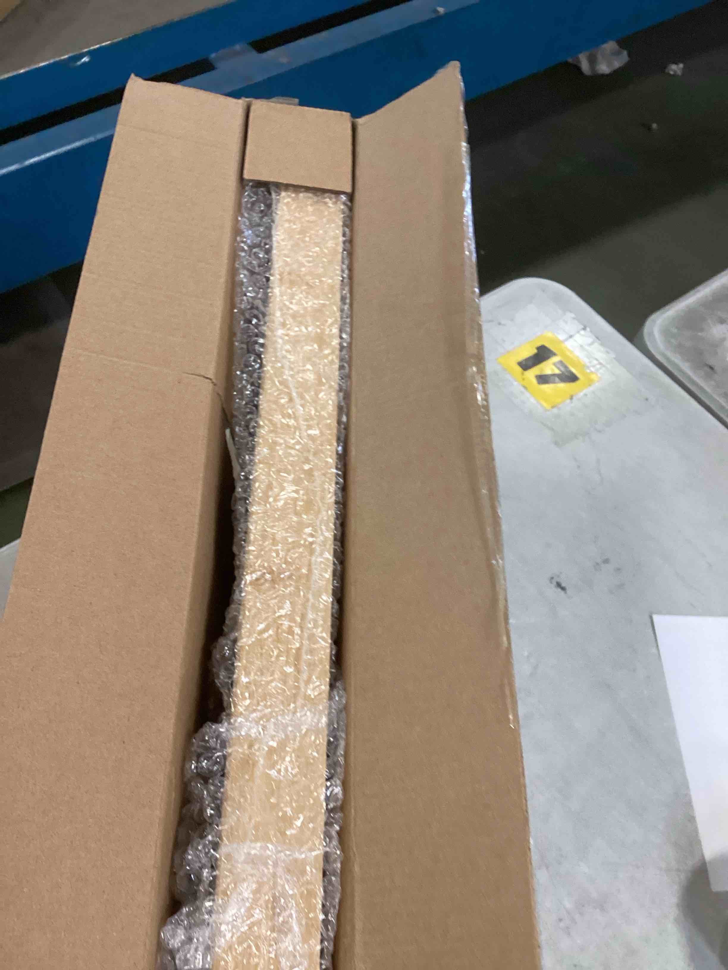 https://s3.amazonaws.com/lotting-images-prod/bidfta/PPE2066969_1740752378586.jpeg