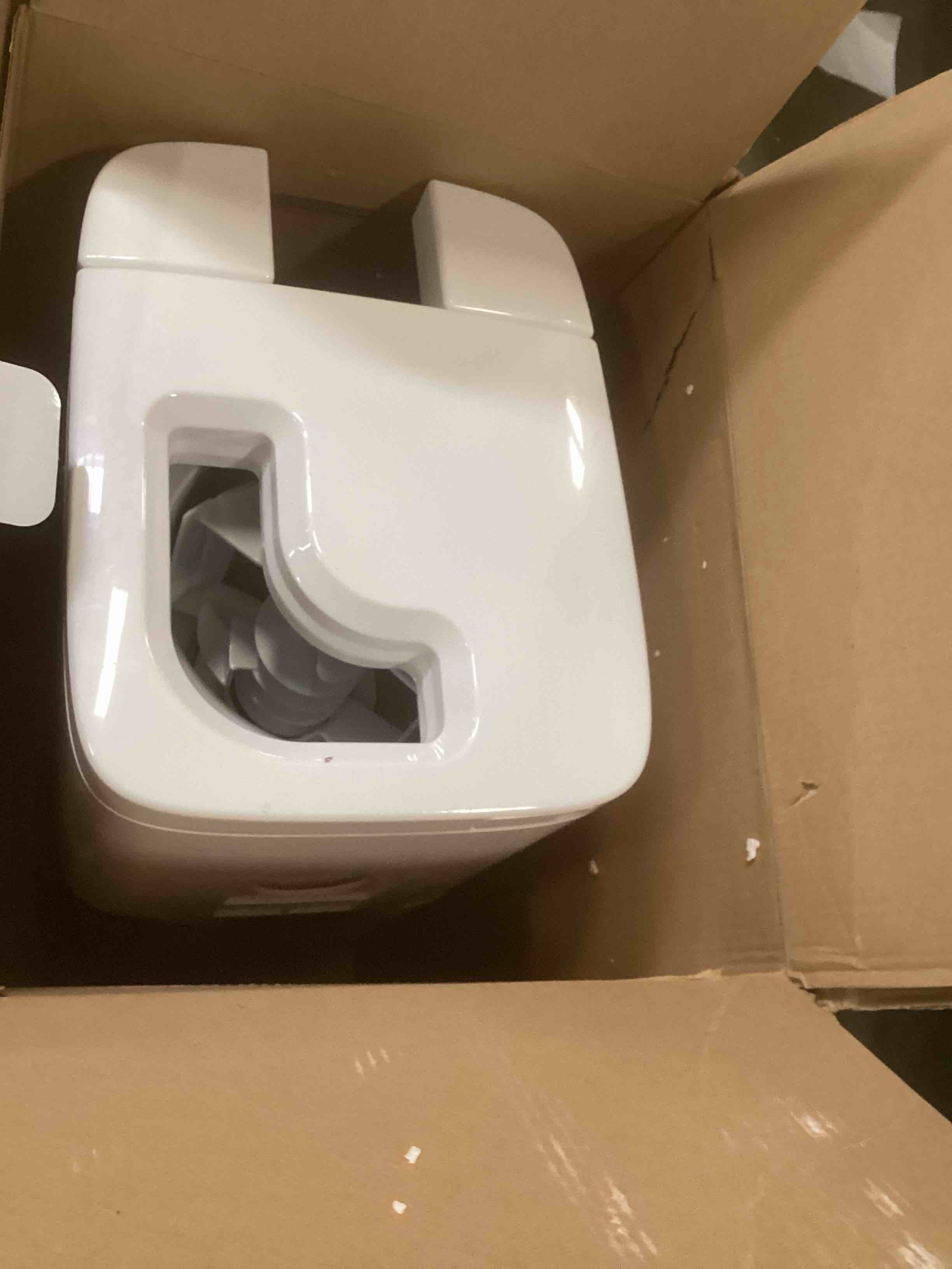 https://s3.amazonaws.com/lotting-images-prod/bidfta/PPE2067580_1741113933608.jpeg