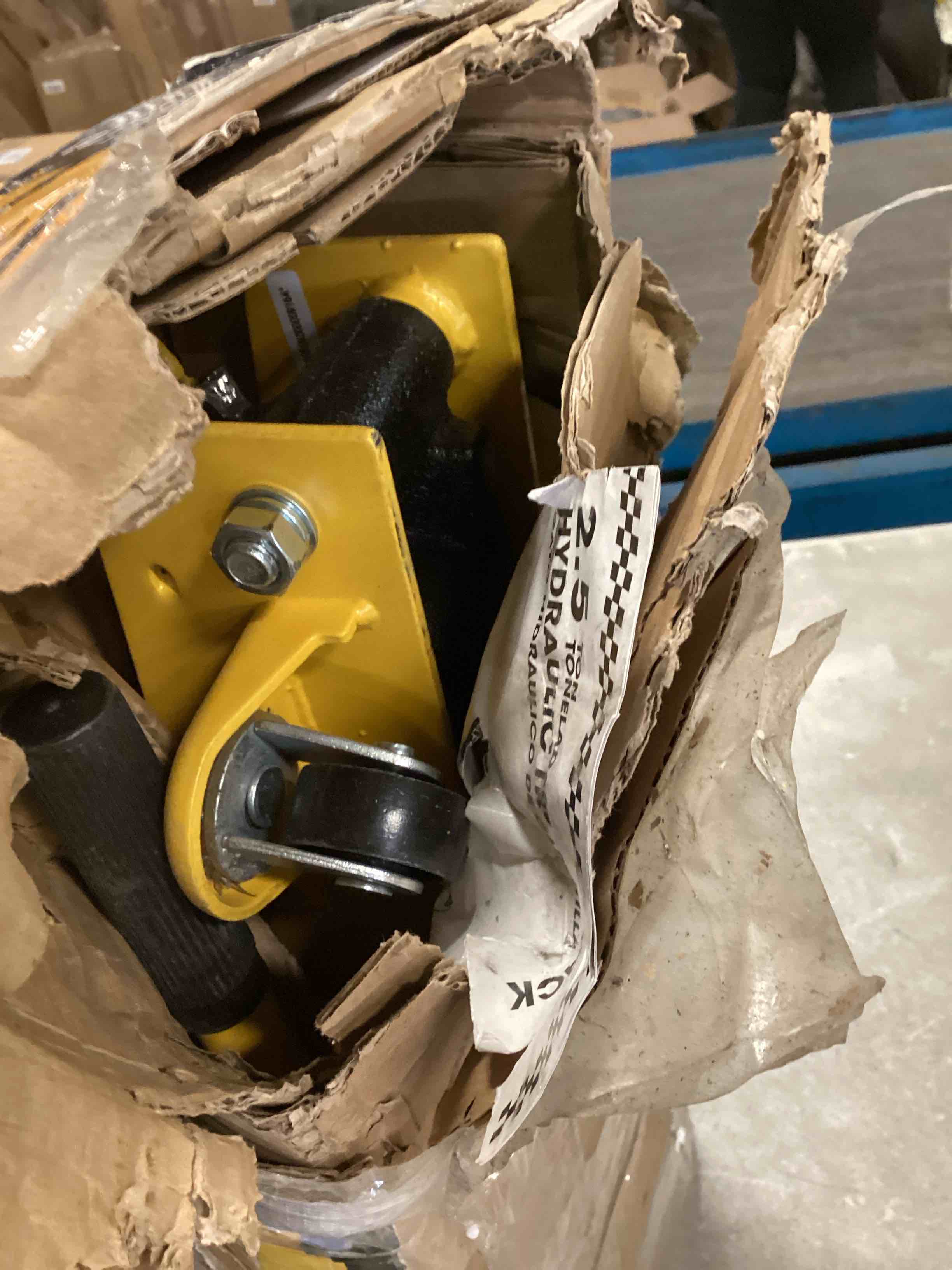 https://s3.amazonaws.com/lotting-images-prod/bidfta/PPE2068055_1738859953417.jpeg