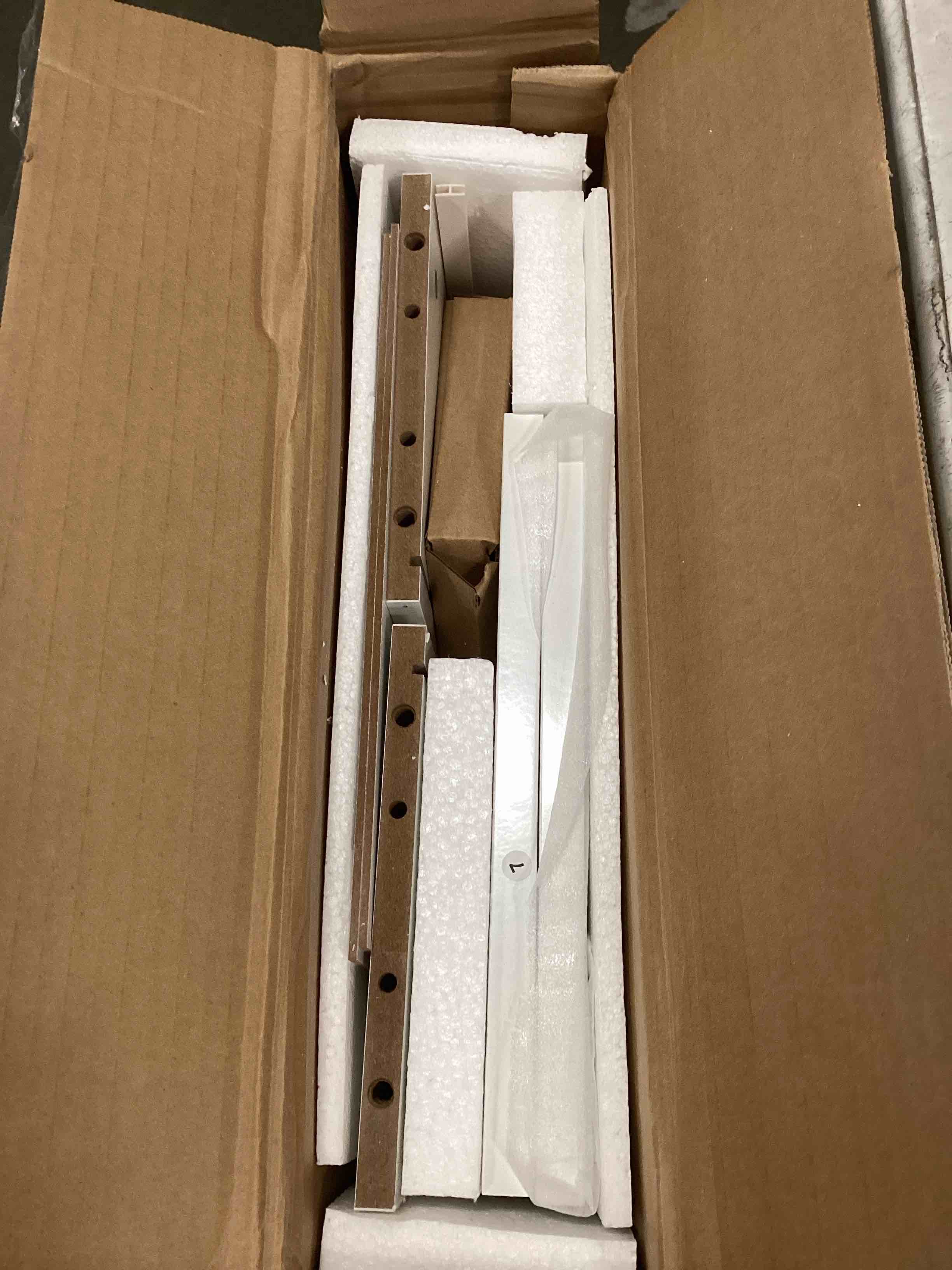 https://s3.amazonaws.com/lotting-images-prod/bidfta/PPE2068077_1738862572390.jpeg