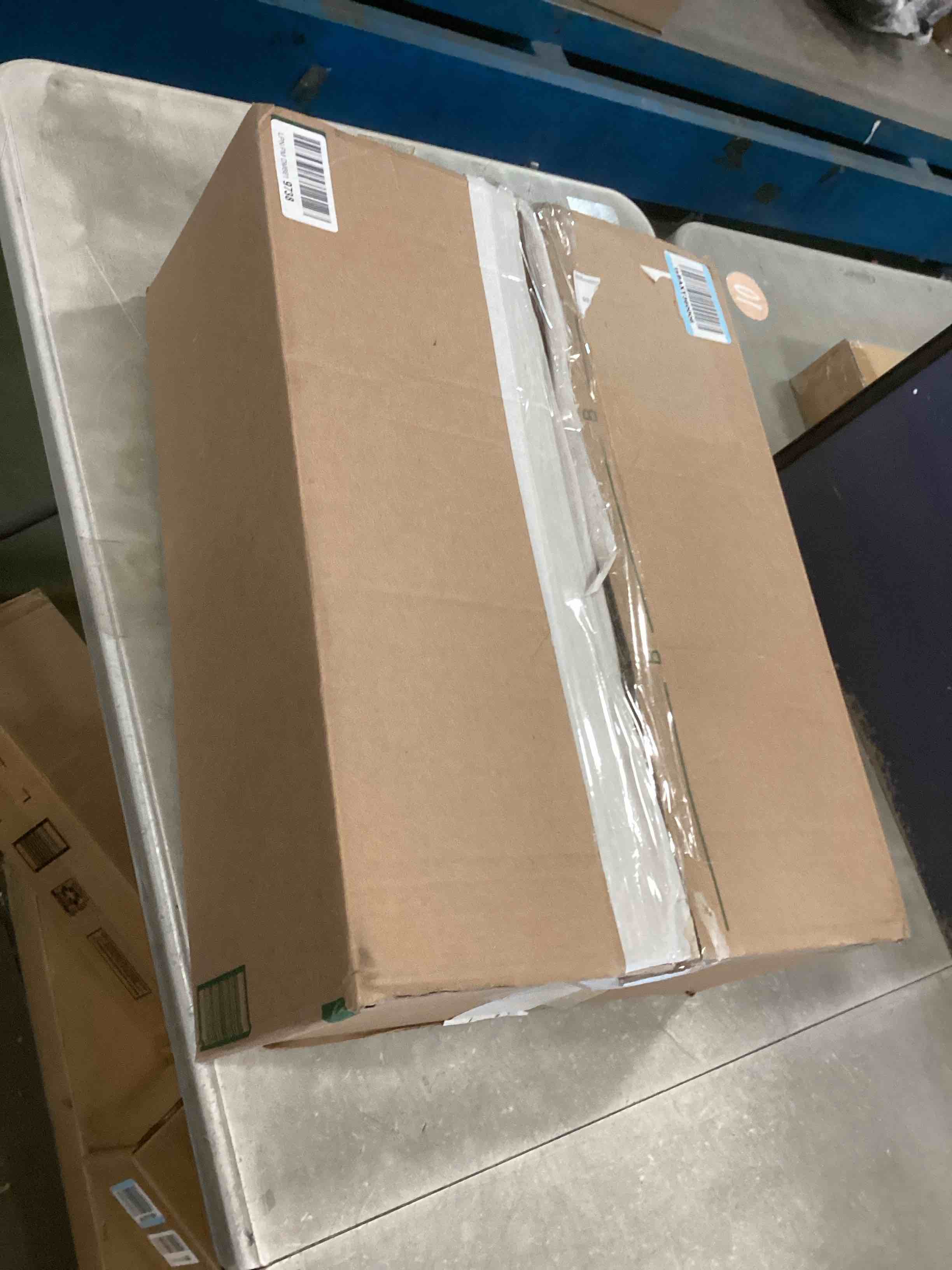 https://s3.amazonaws.com/lotting-images-prod/bidfta/PPE2068403_1739809825895.jpeg