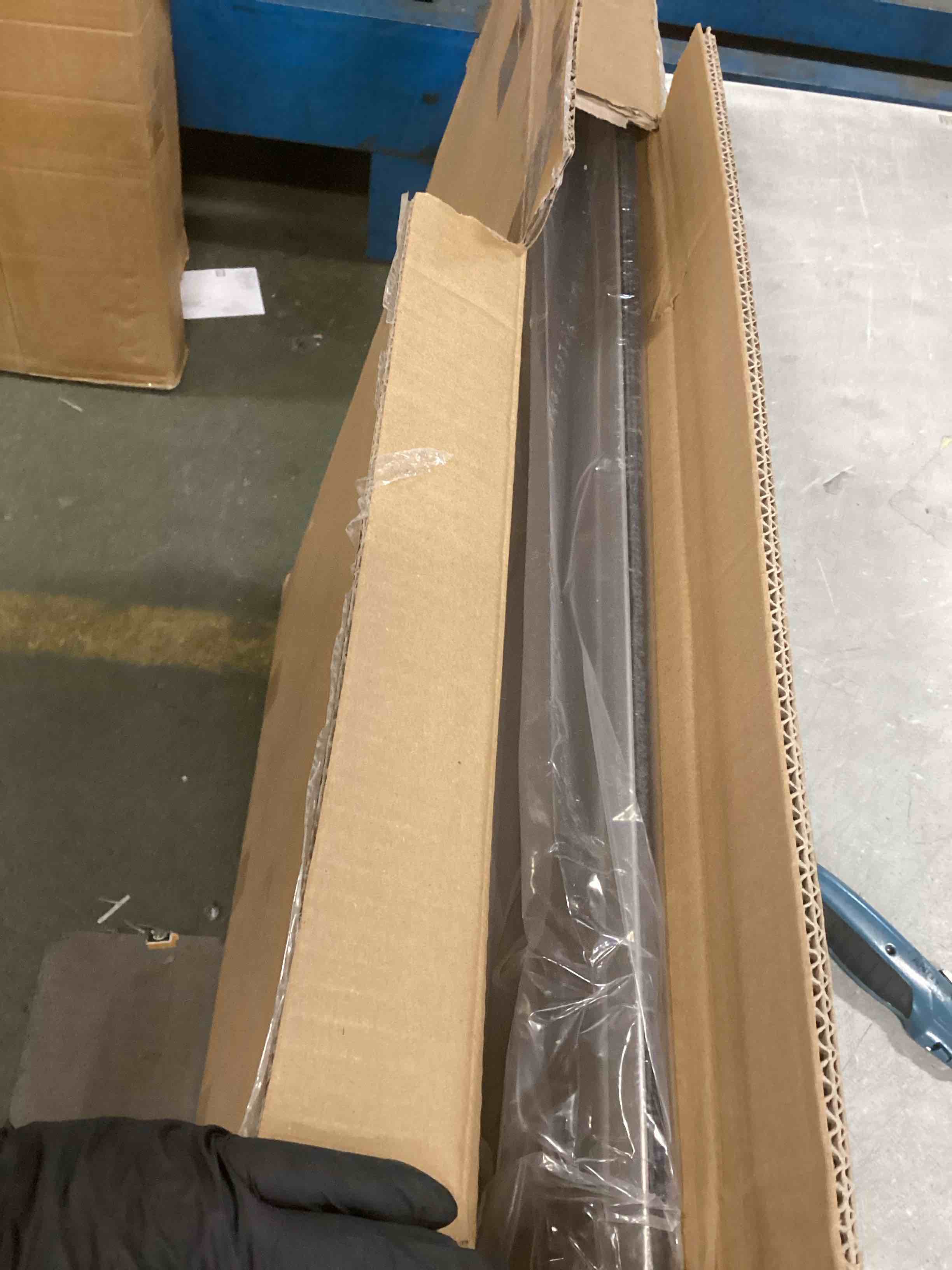 https://s3.amazonaws.com/lotting-images-prod/bidfta/PPE2068405_1739810427172.jpeg