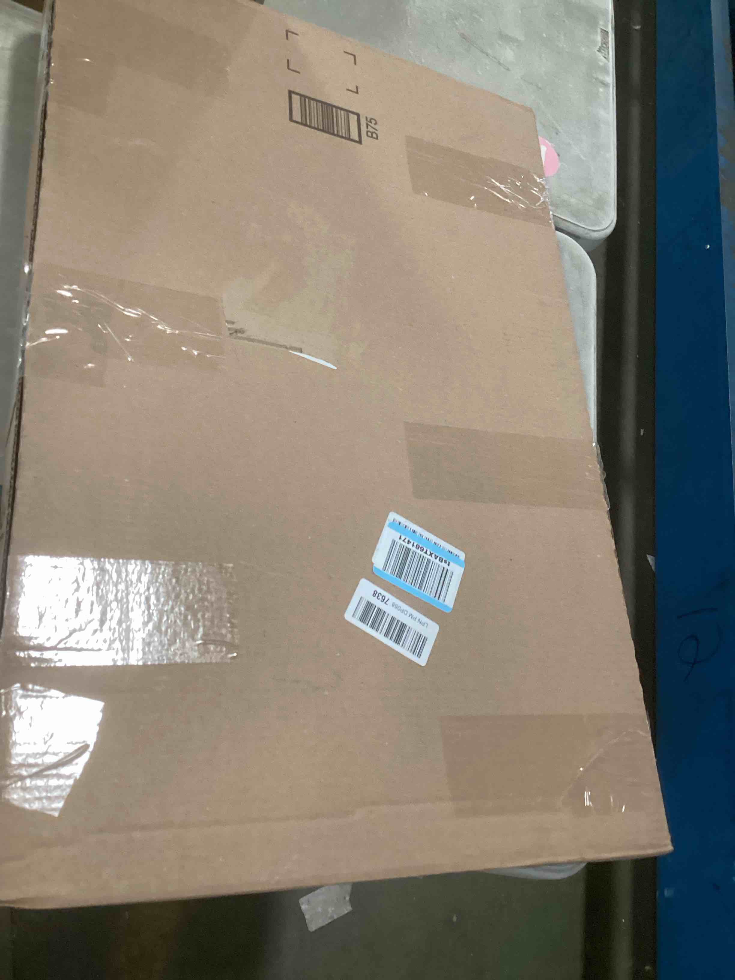 https://s3.amazonaws.com/lotting-images-prod/bidfta/PPE2068631_1739895533279.jpeg