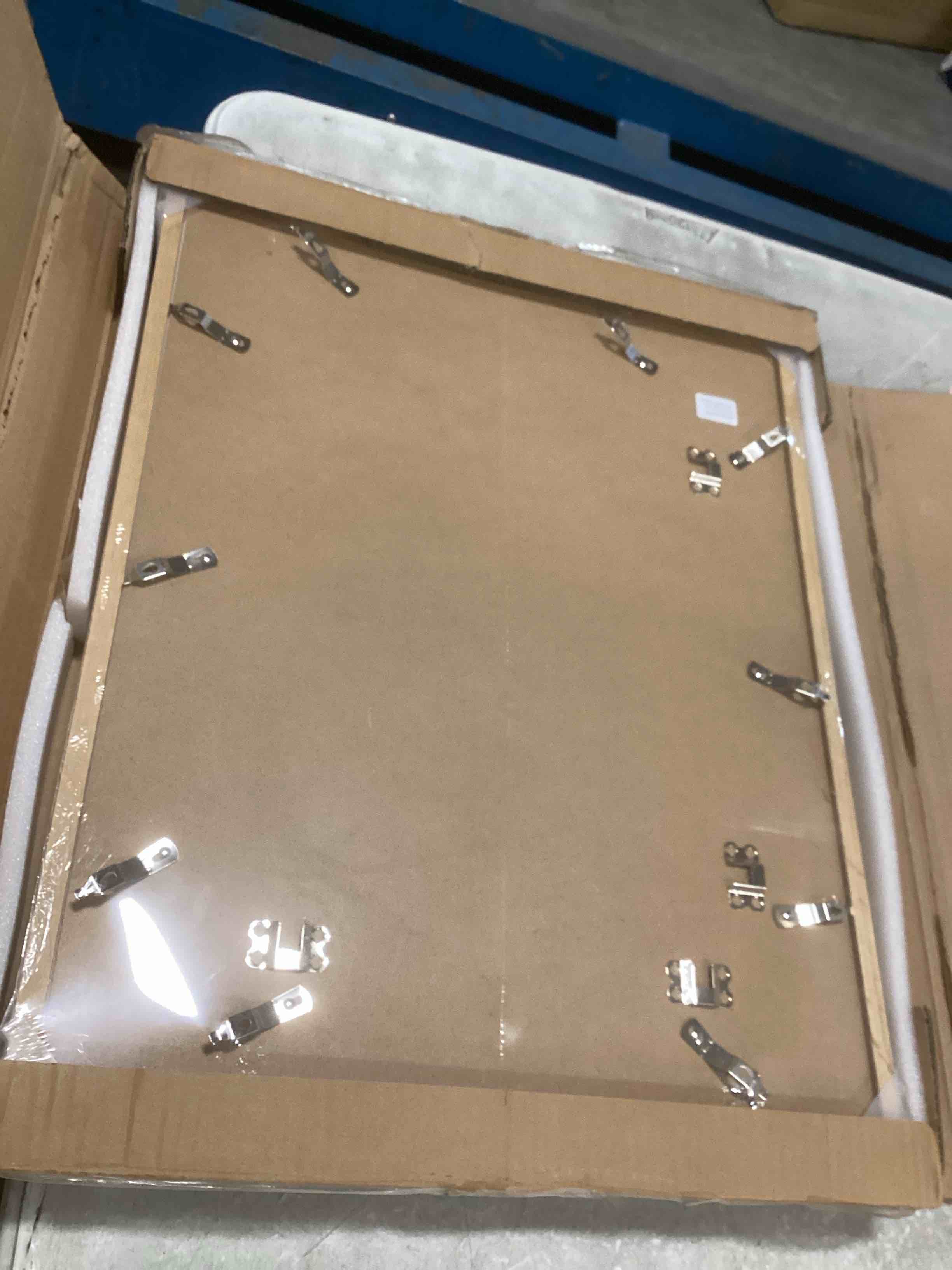 https://s3.amazonaws.com/lotting-images-prod/bidfta/PPE2068771_1739971855195.jpeg