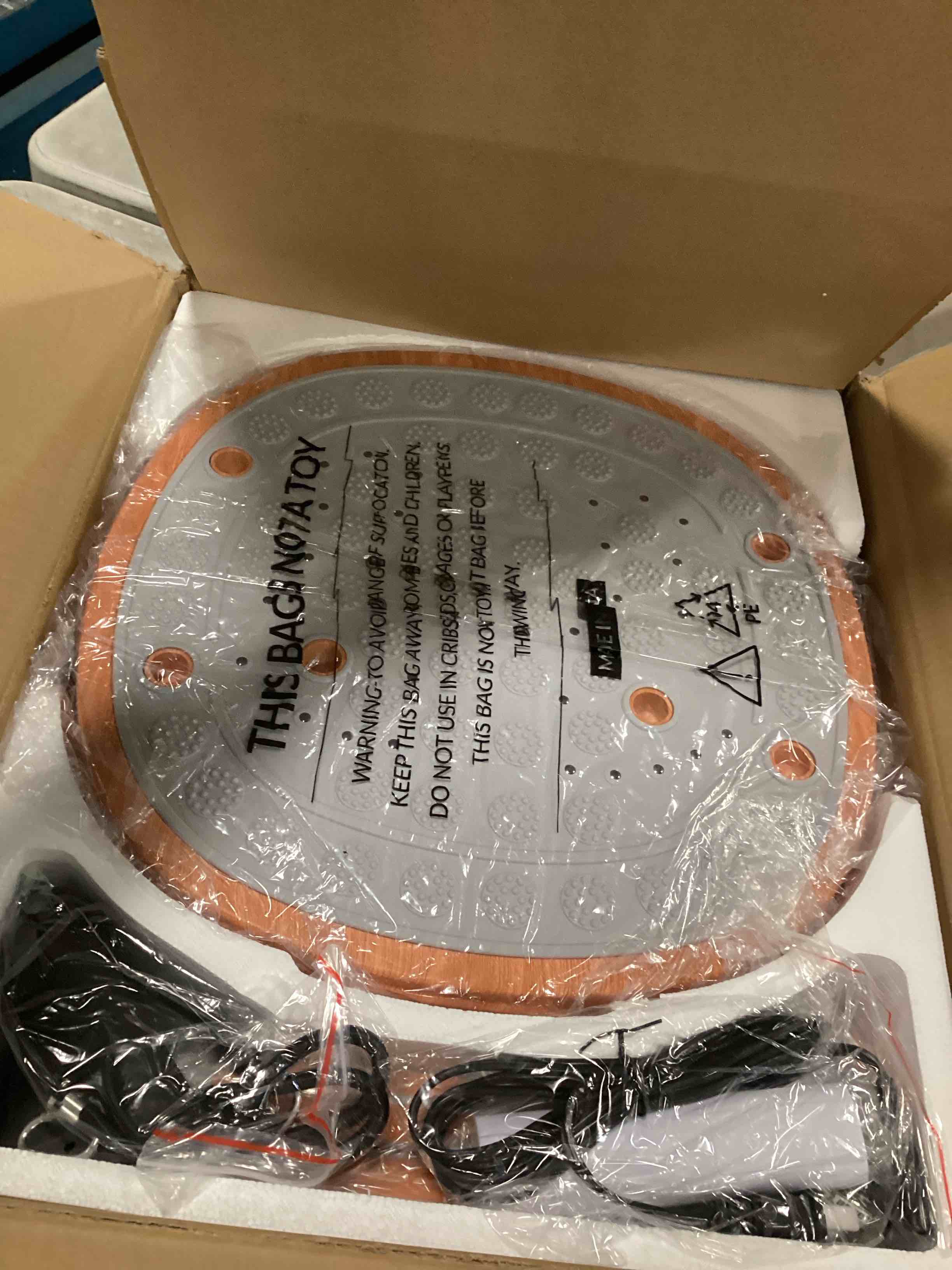 https://s3.amazonaws.com/lotting-images-prod/bidfta/PPE2068800_1739974767049.jpeg