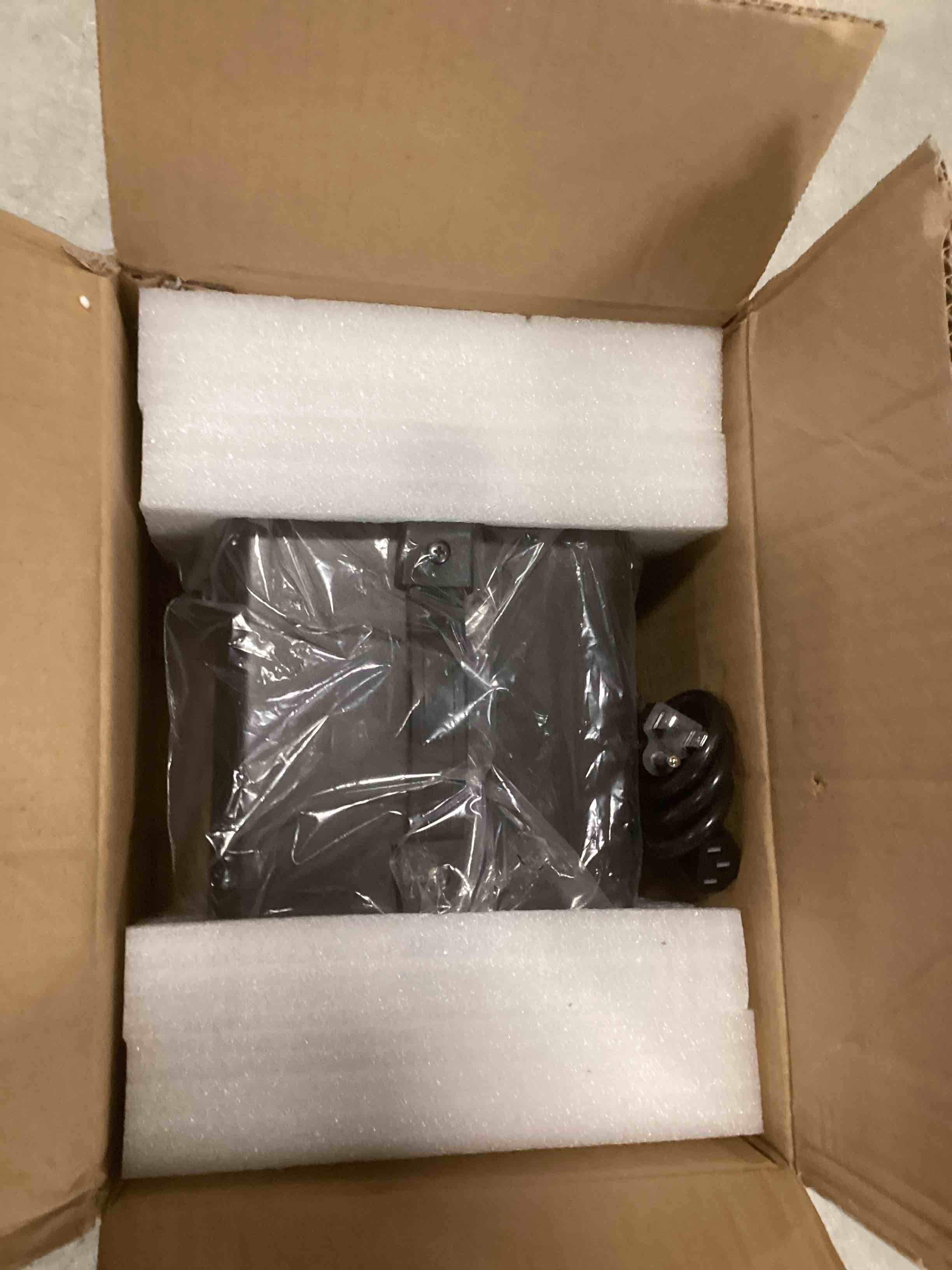 https://s3.amazonaws.com/lotting-images-prod/bidfta/PPE2068981_1739997743221.jpeg