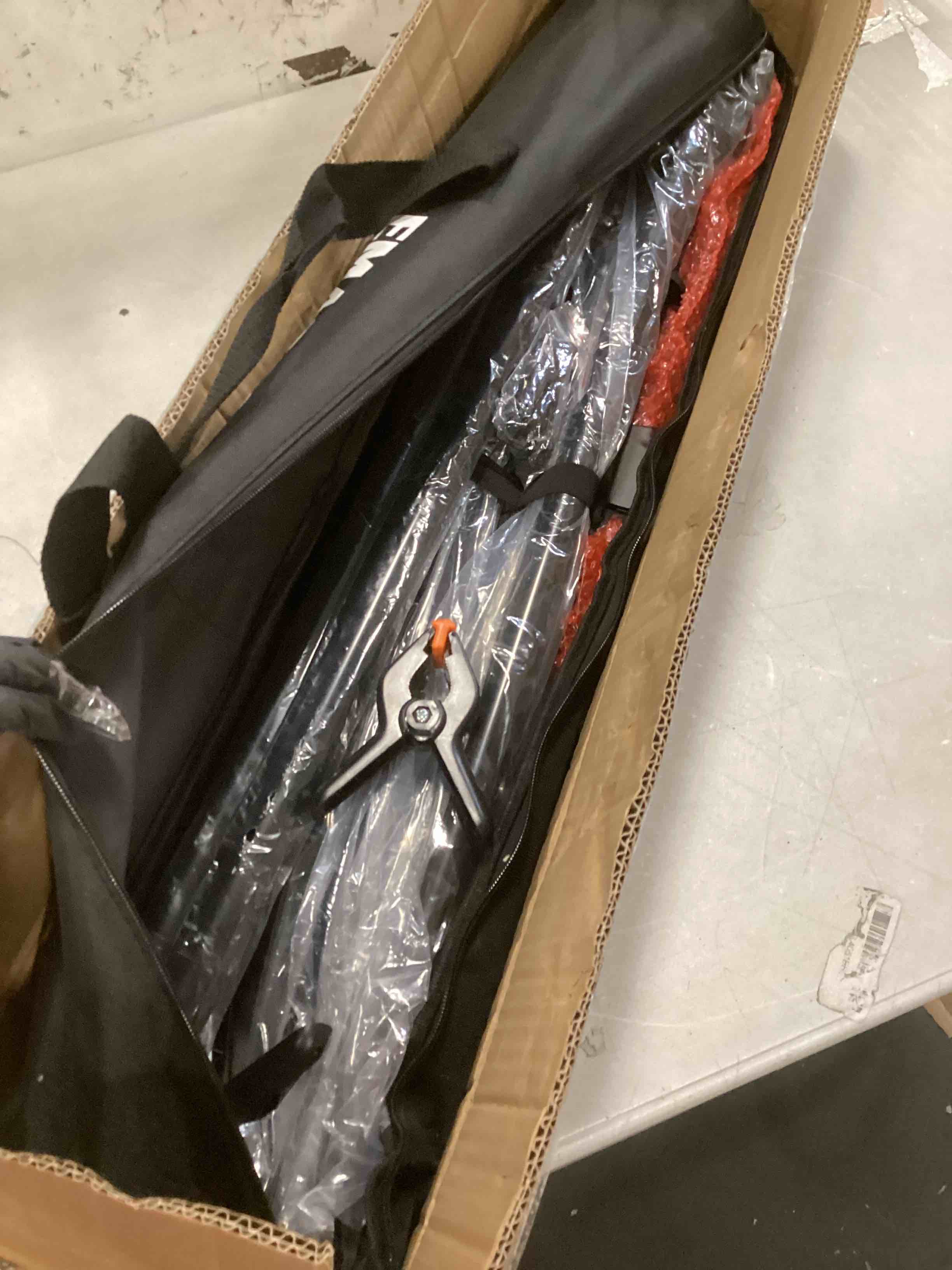 https://s3.amazonaws.com/lotting-images-prod/bidfta/PPE2069825_1740421063241.jpeg