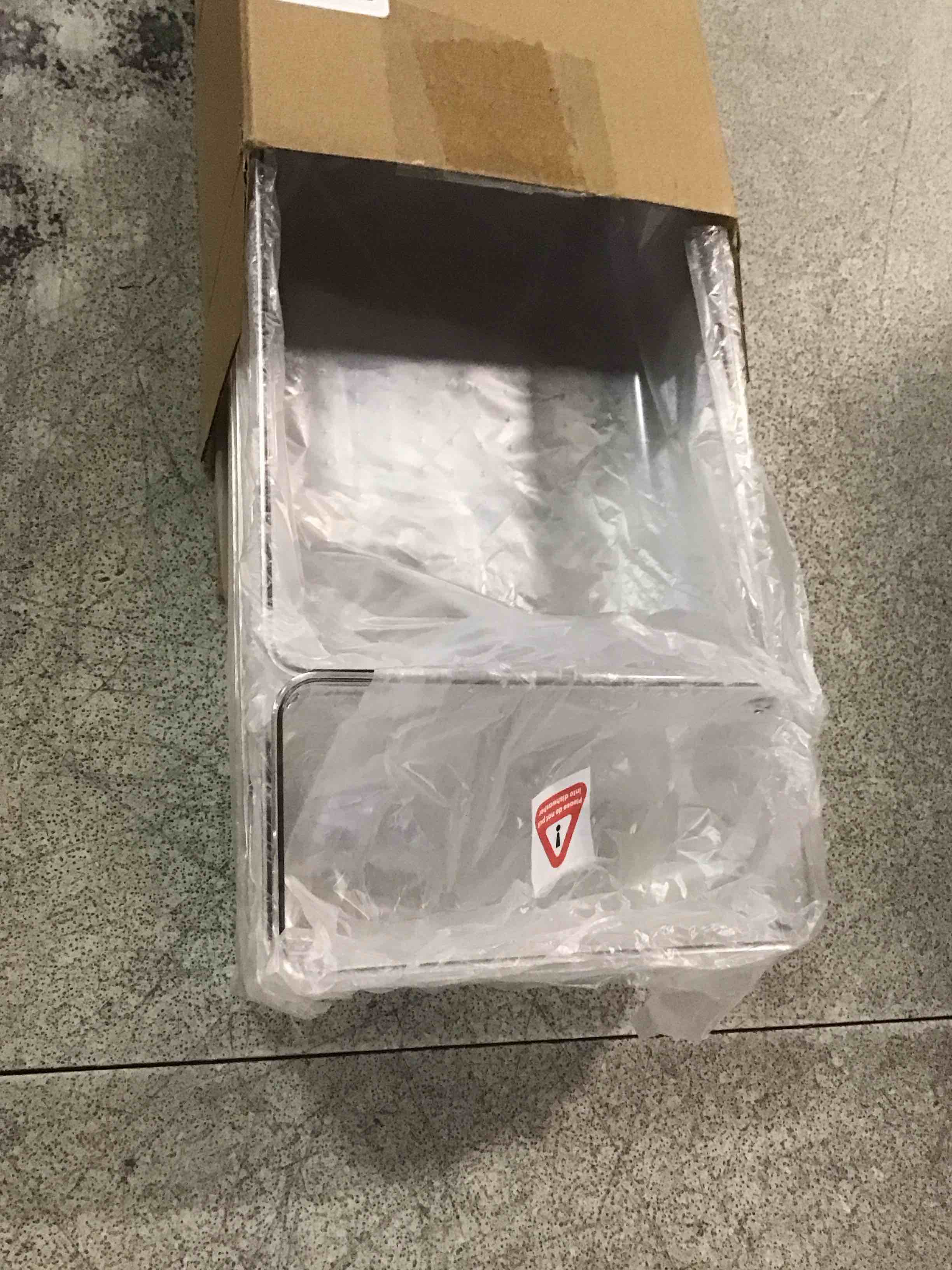 https://s3.amazonaws.com/lotting-images-prod/bidfta/PPE2071347_1739302144338.jpeg