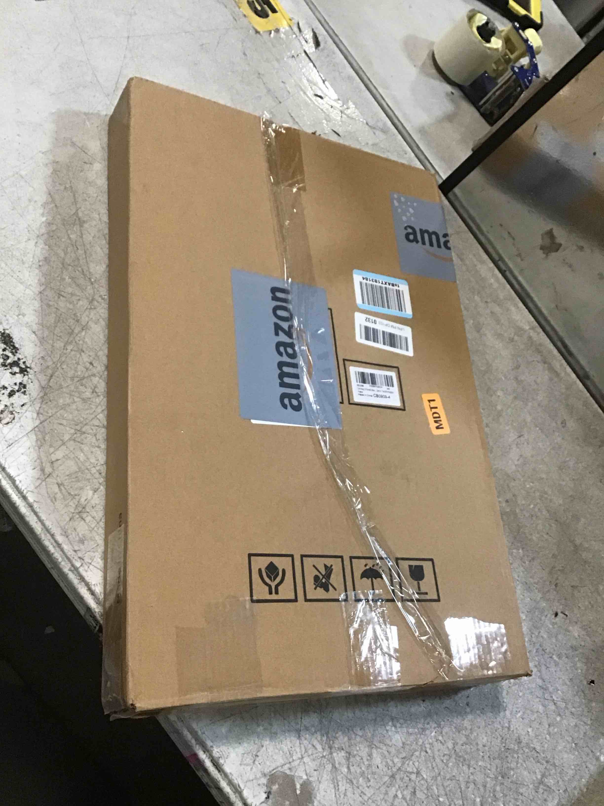 https://s3.amazonaws.com/lotting-images-prod/bidfta/PPE2071635_1739453350135.jpeg