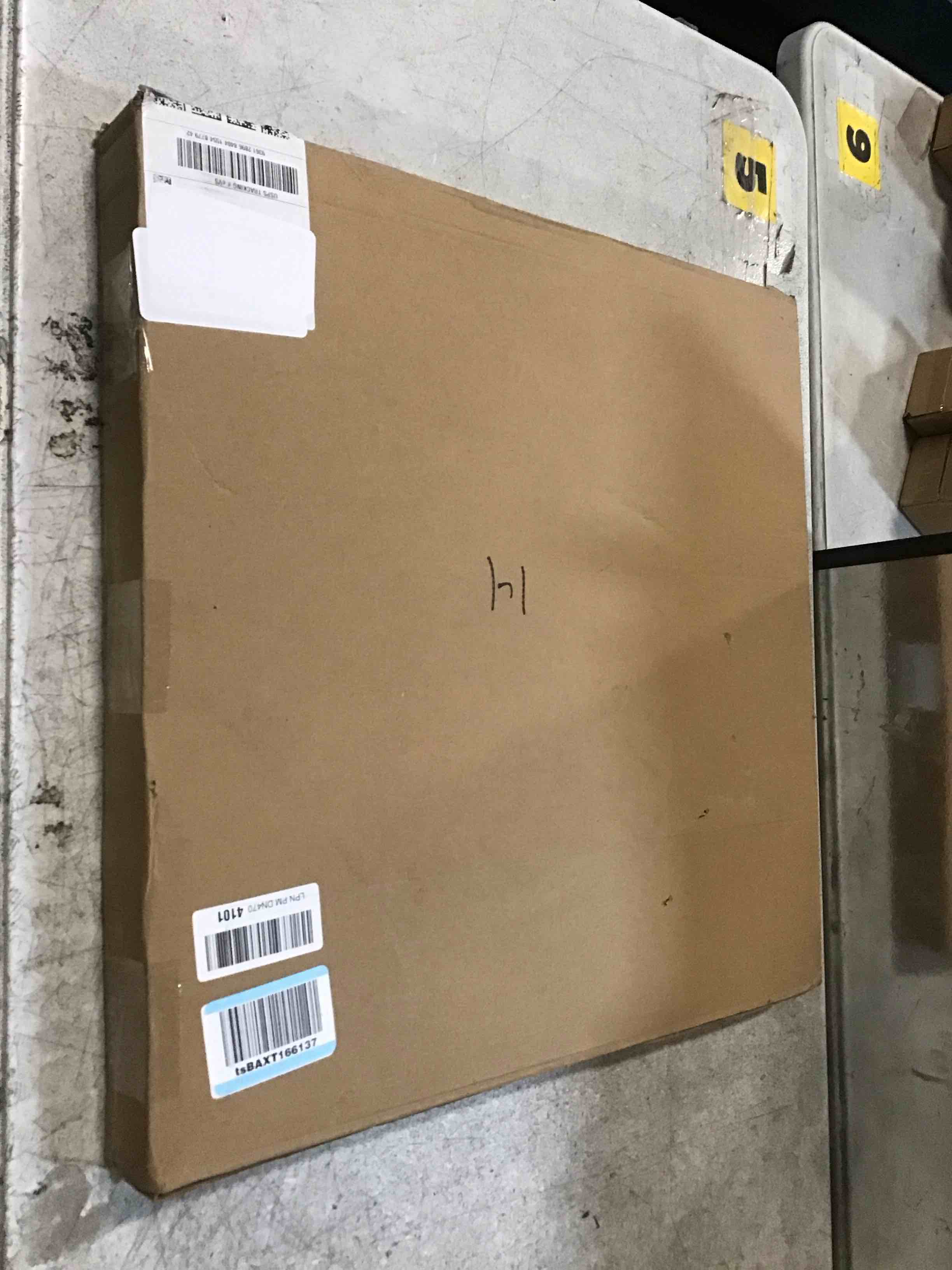 https://s3.amazonaws.com/lotting-images-prod/bidfta/PPE2071645_1739454311582.jpeg