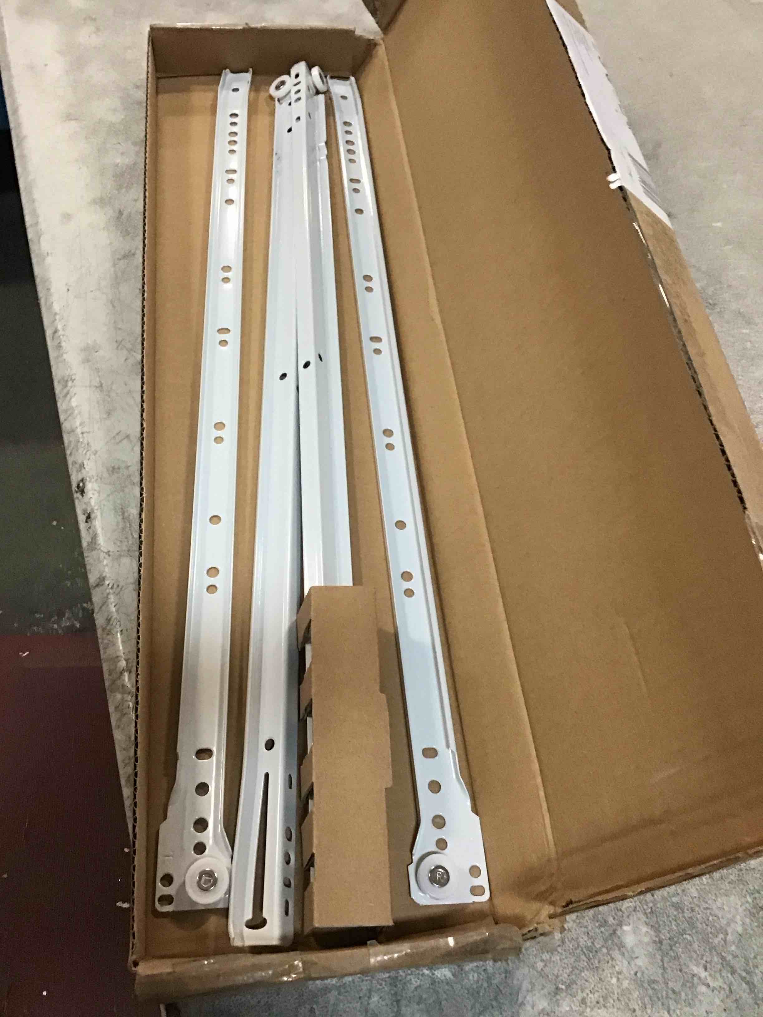 https://s3.amazonaws.com/lotting-images-prod/bidfta/PPE2072283_1739820664278.jpeg