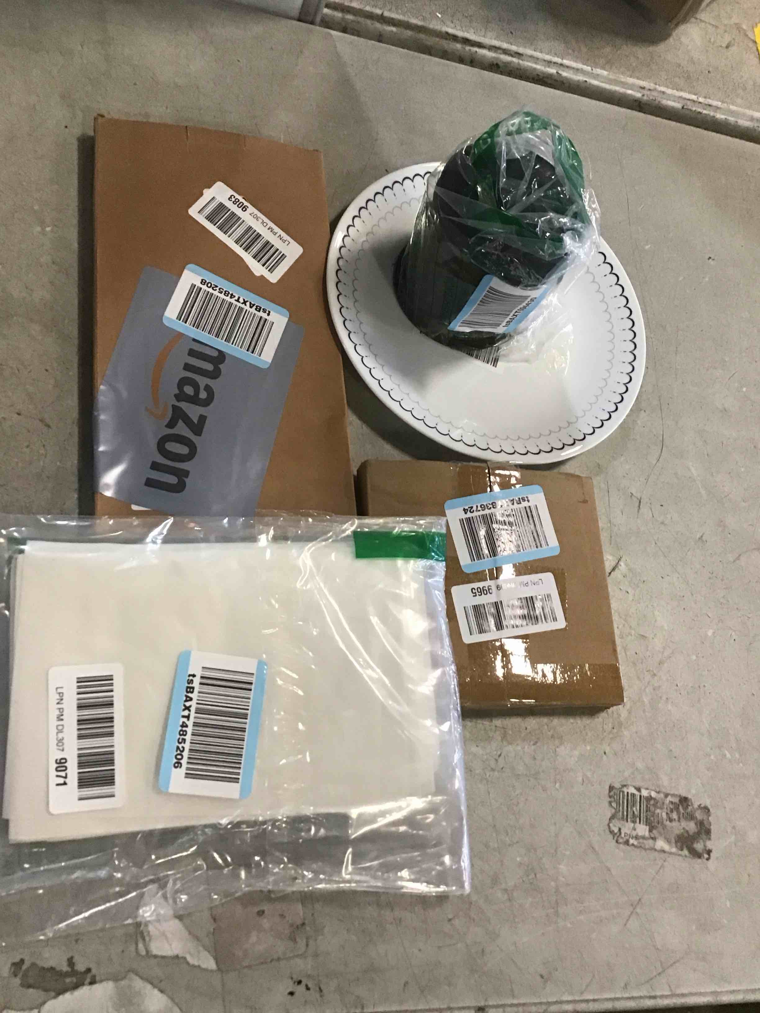 https://s3.amazonaws.com/lotting-images-prod/bidfta/PPE2072824_1740066790079.jpeg