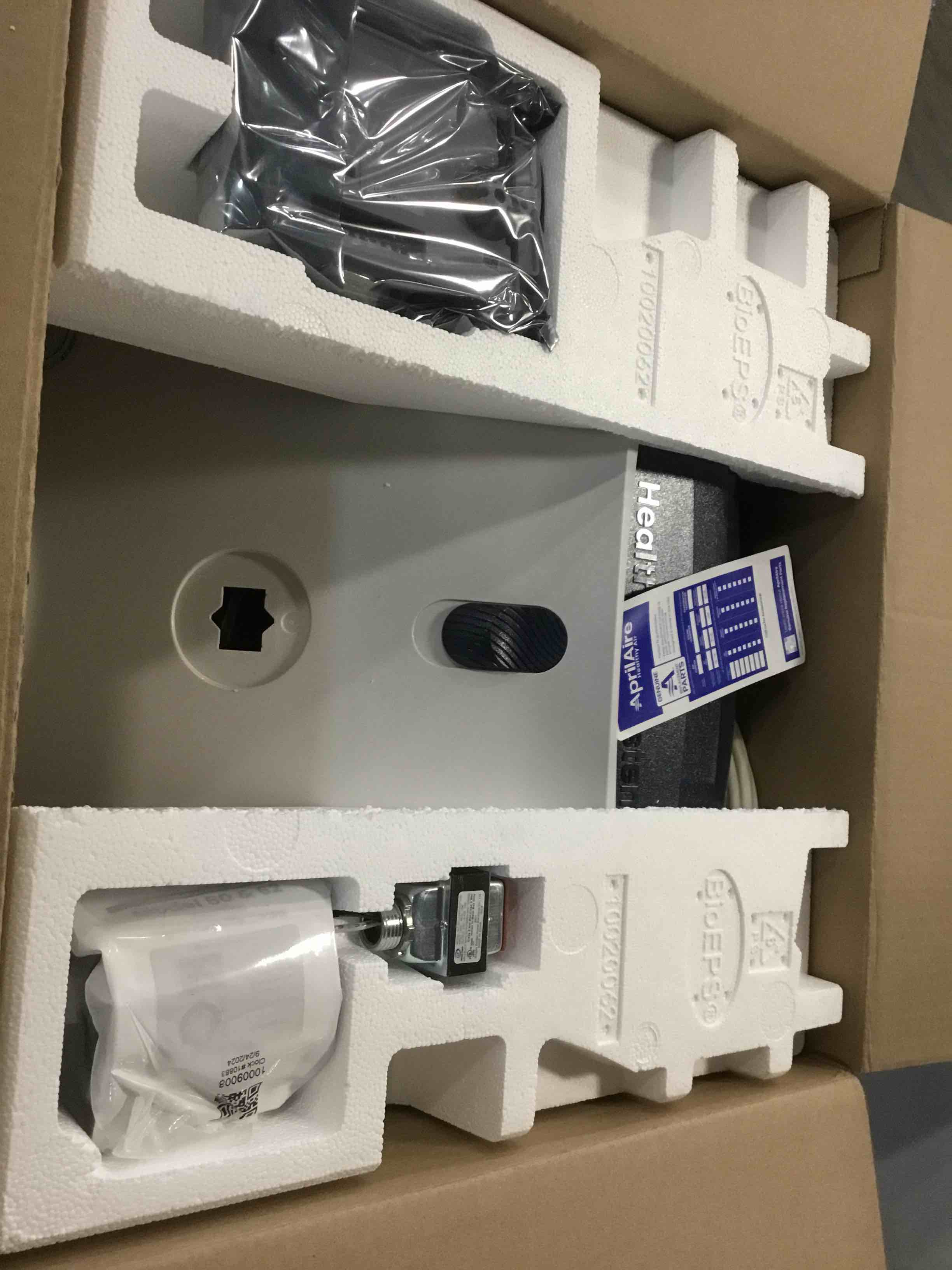 https://s3.amazonaws.com/lotting-images-prod/bidfta/PPE2073107_1740162278096.jpeg