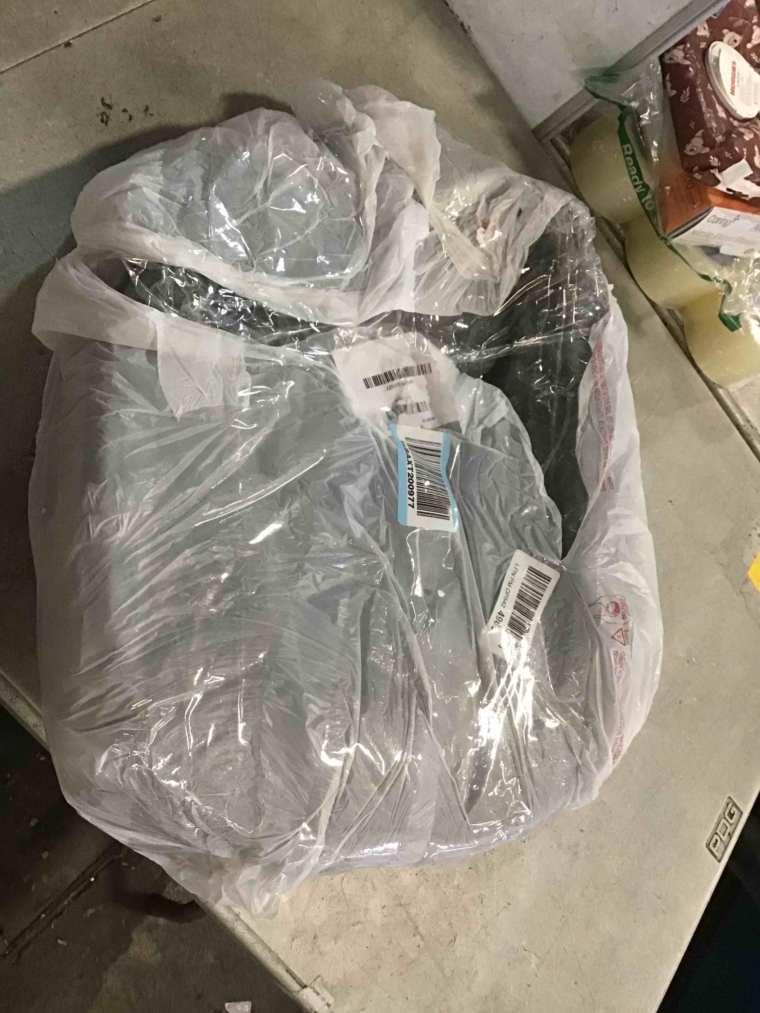 https://s3.amazonaws.com/lotting-images-prod/bidfta/PPE2073604_1740510709134.jpeg