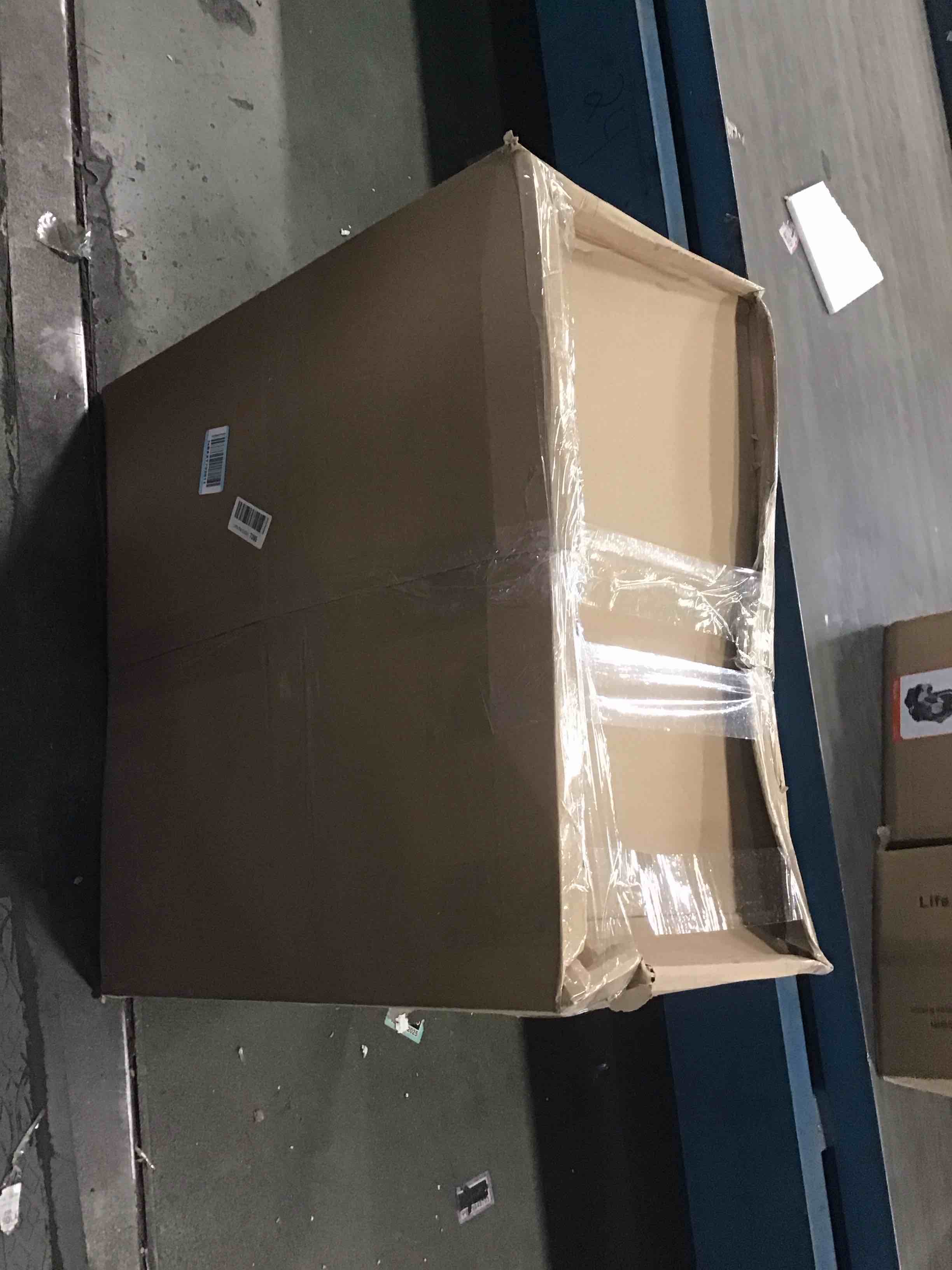 https://s3.amazonaws.com/lotting-images-prod/bidfta/PPE2073742_1740584534499.jpeg
