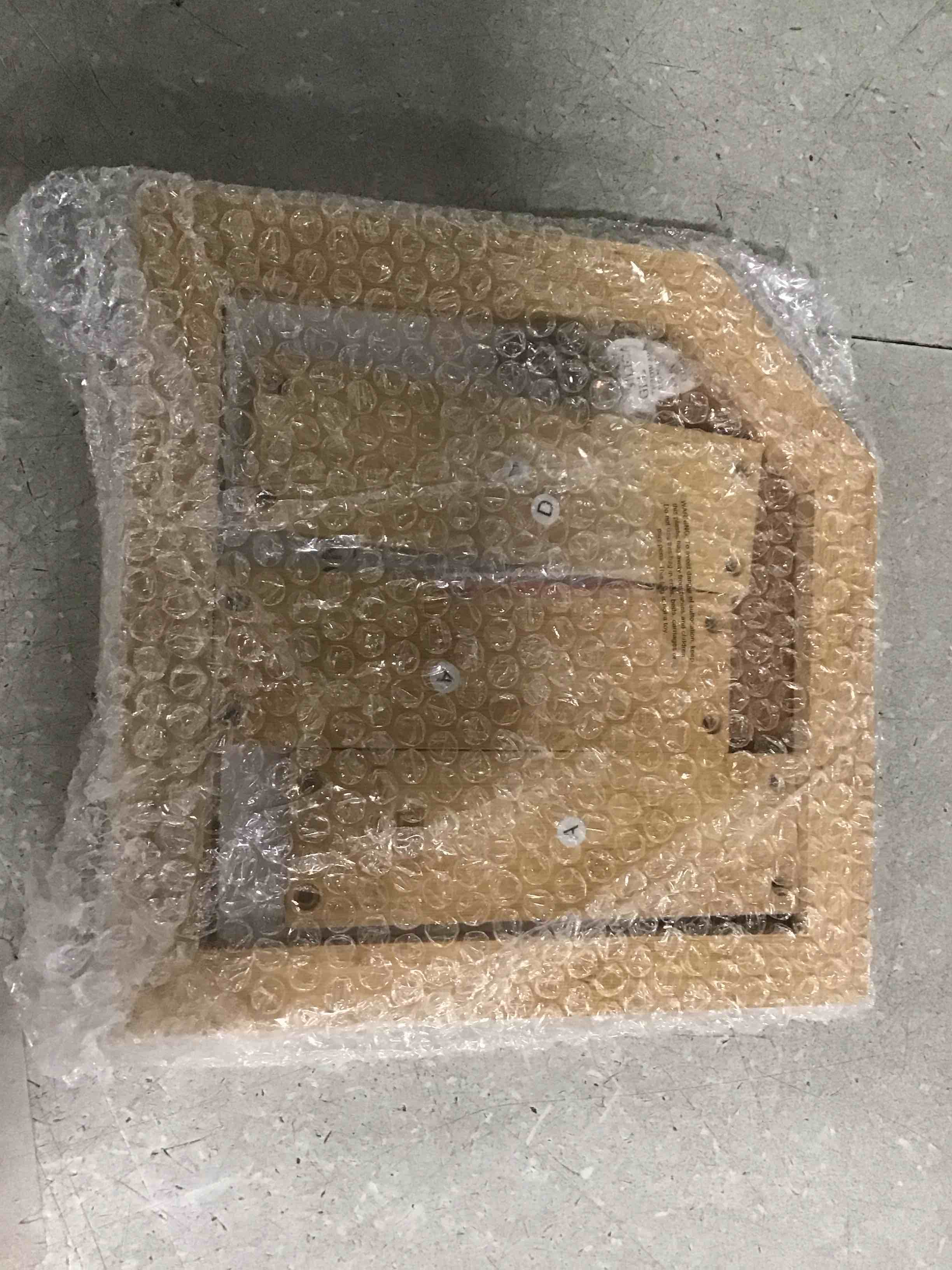https://s3.amazonaws.com/lotting-images-prod/bidfta/PPE2073952_1740665245417.jpeg