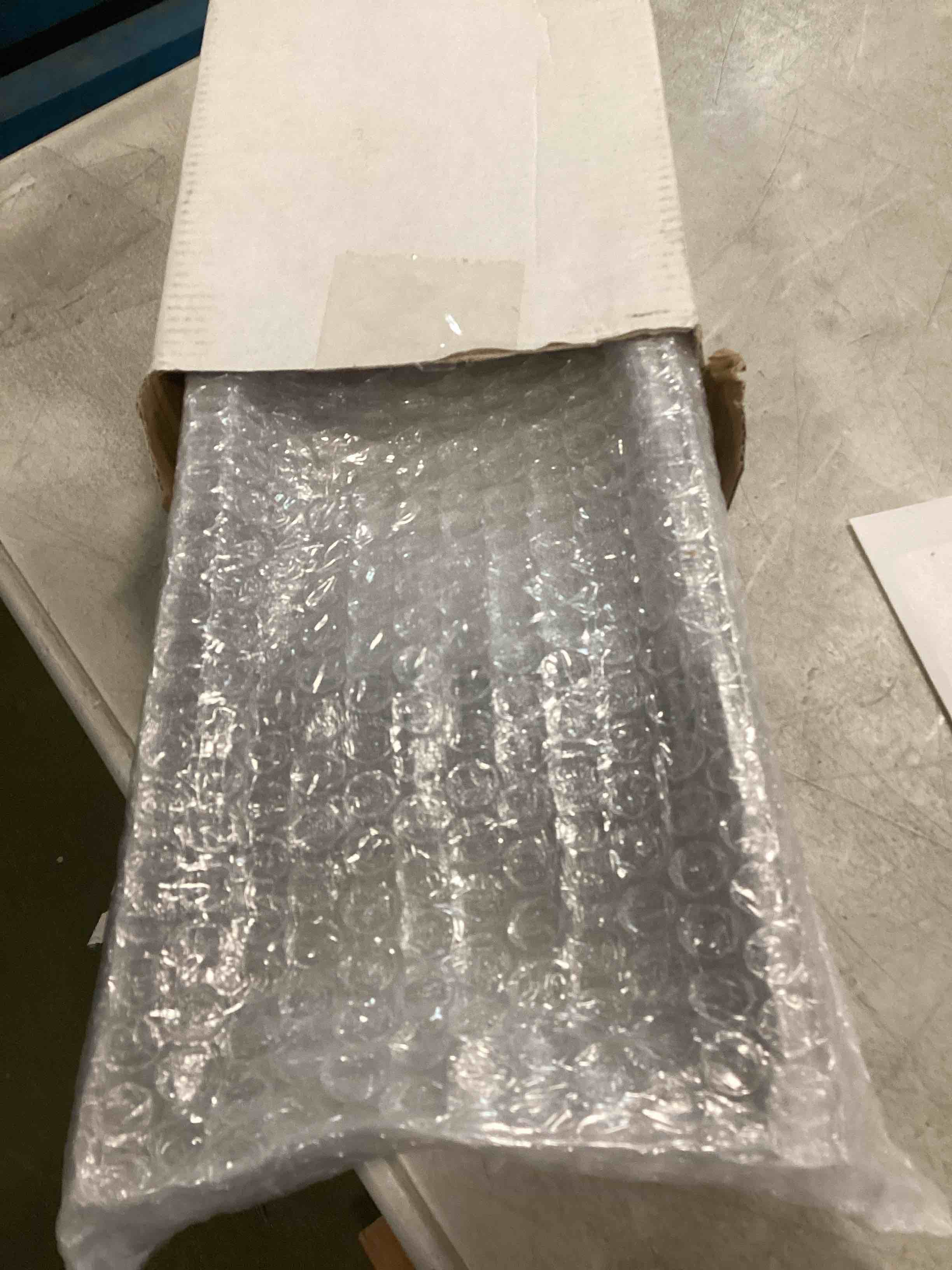https://s3.amazonaws.com/lotting-images-prod/bidfta/PPE2074507_1740585825172.jpeg