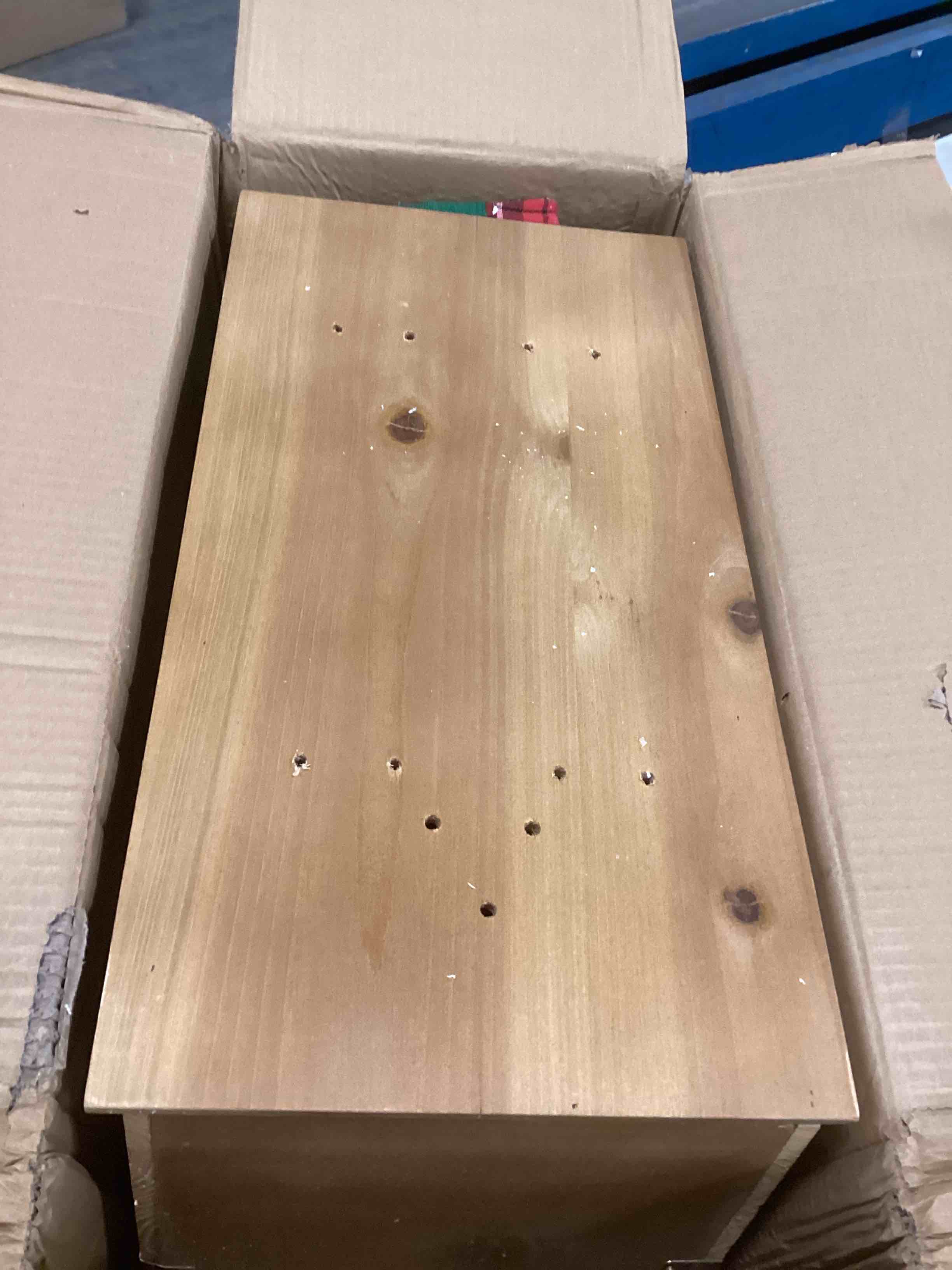 https://s3.amazonaws.com/lotting-images-prod/bidfta/PPE2075109_1740760064991.jpeg