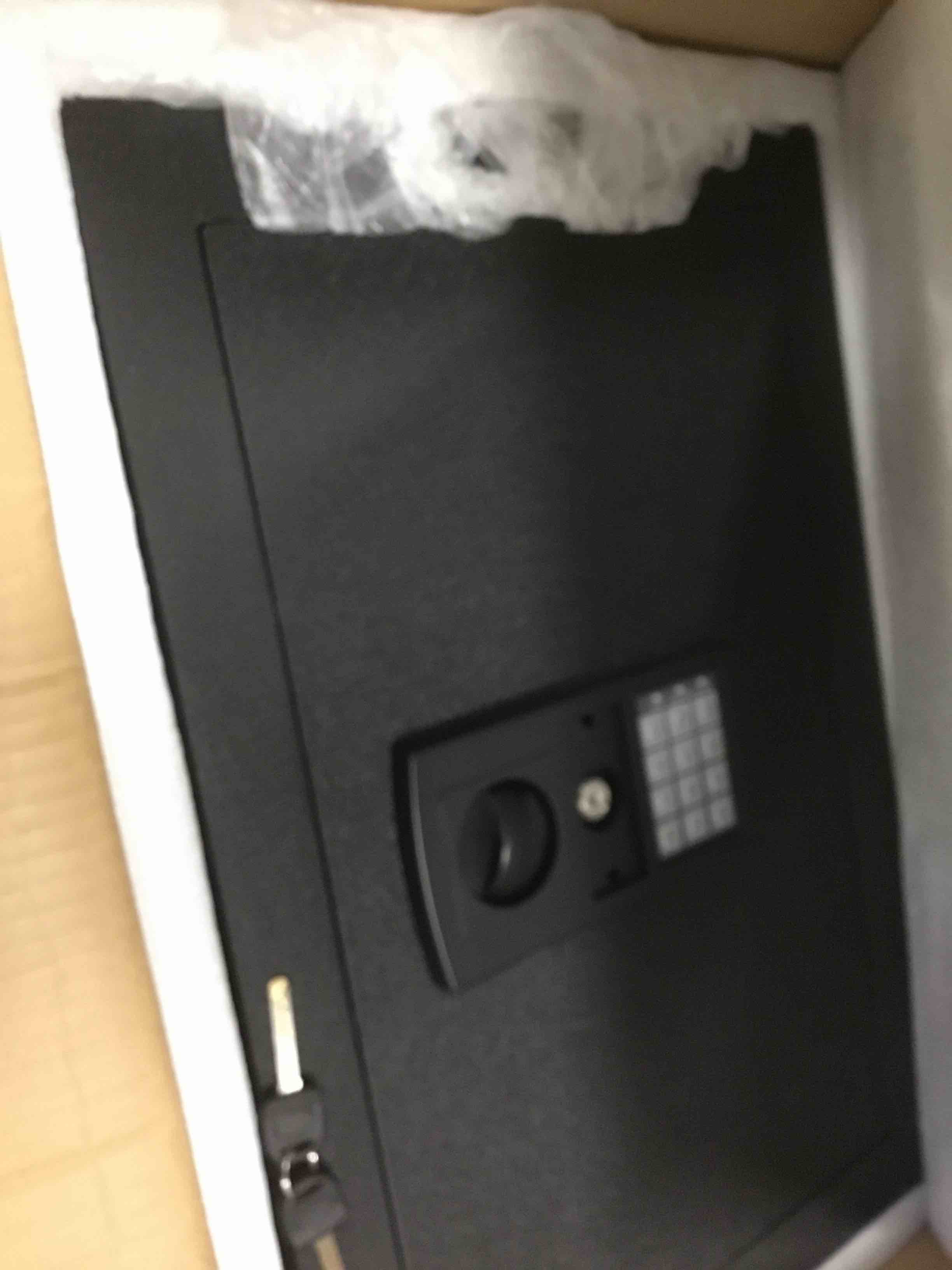 https://s3.amazonaws.com/lotting-images-prod/bidfta/PPE2075431_1741034372695.jpeg