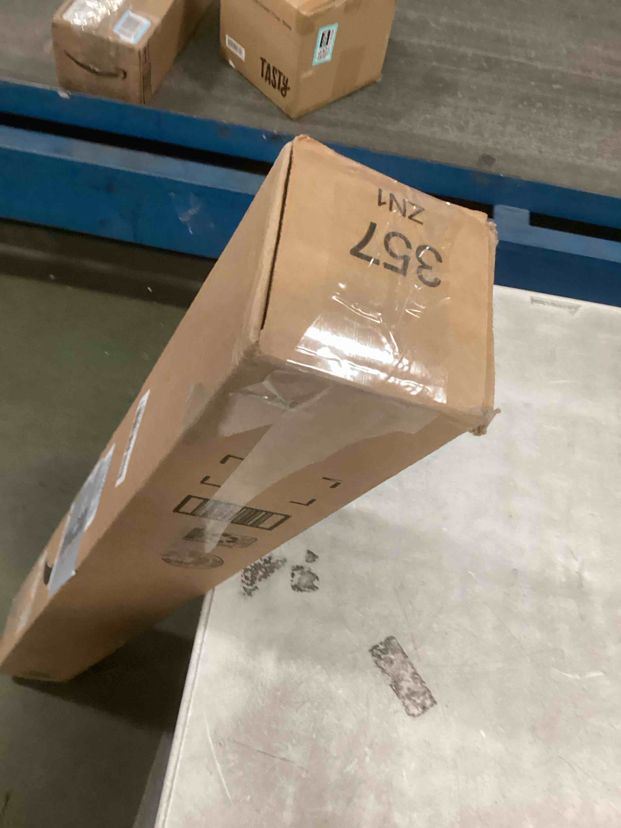 https://s3.amazonaws.com/lotting-images-prod/bidfta/PPE2075691_1741122175681.jpeg