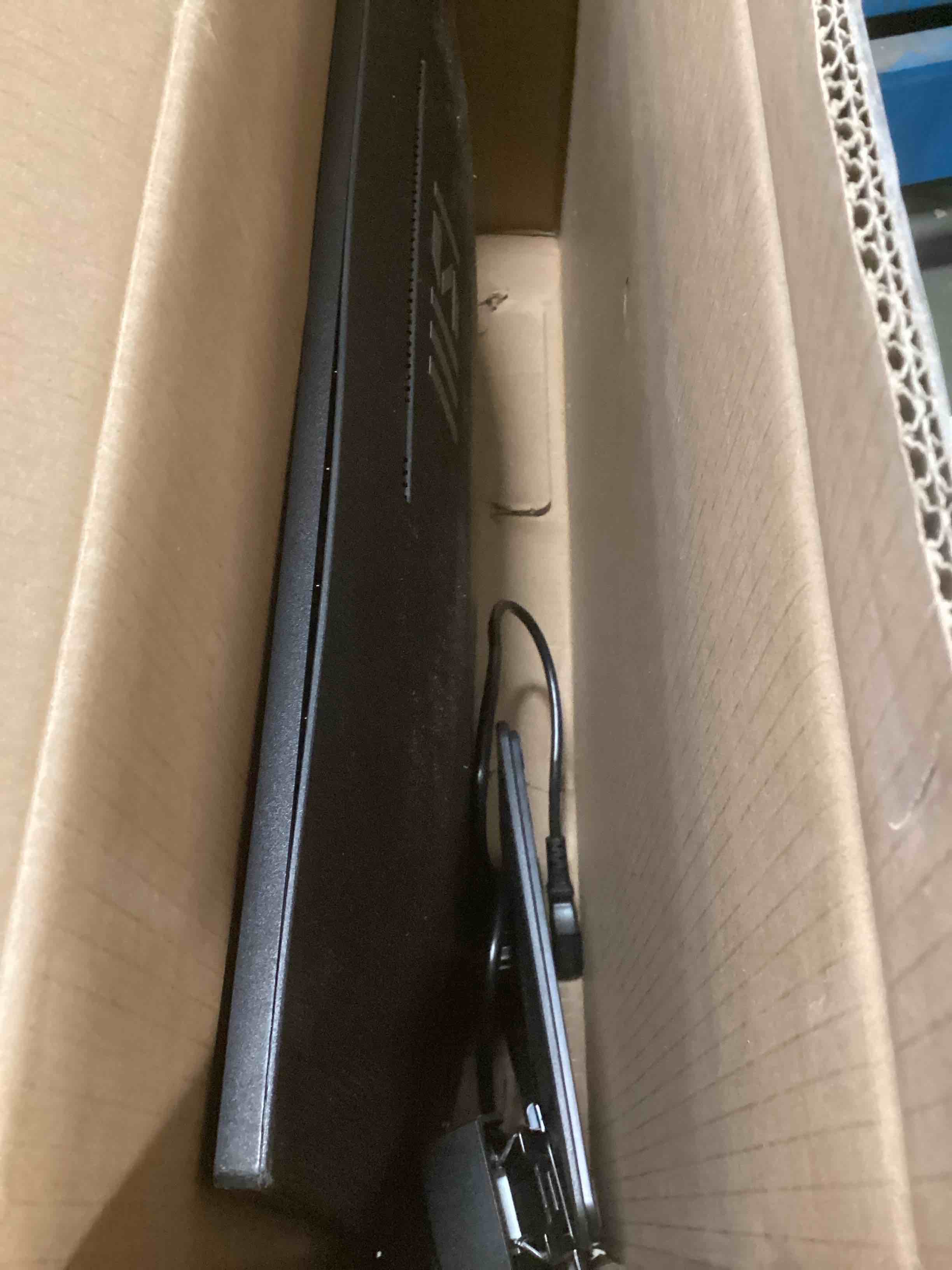 https://s3.amazonaws.com/lotting-images-prod/bidfta/PPE2076119_1741287985743.jpeg