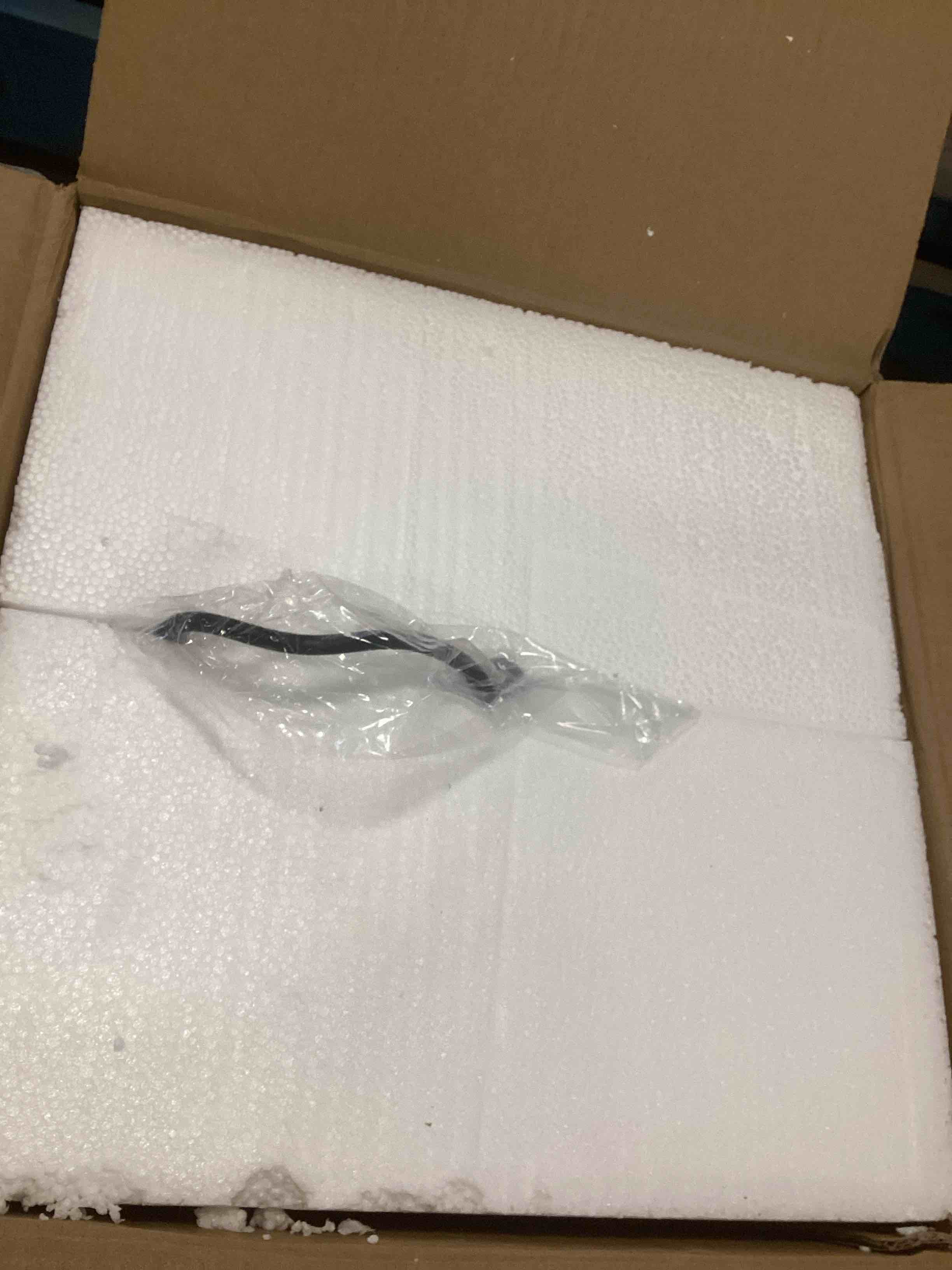 https://s3.amazonaws.com/lotting-images-prod/bidfta/PPE2076167_1741295322805.jpeg