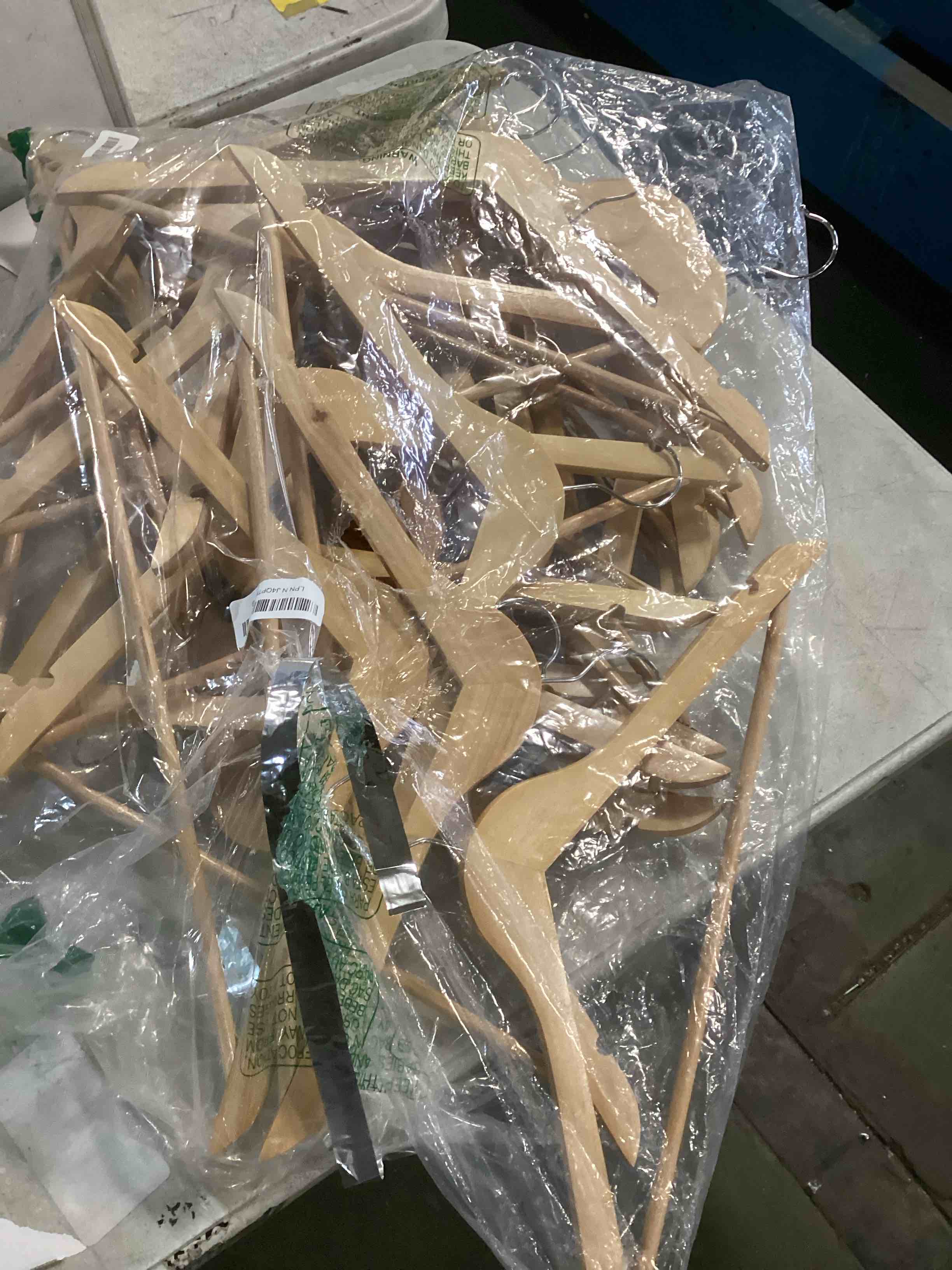 https://s3.amazonaws.com/lotting-images-prod/bidfta/PPE2077605_1738860184087.jpeg
