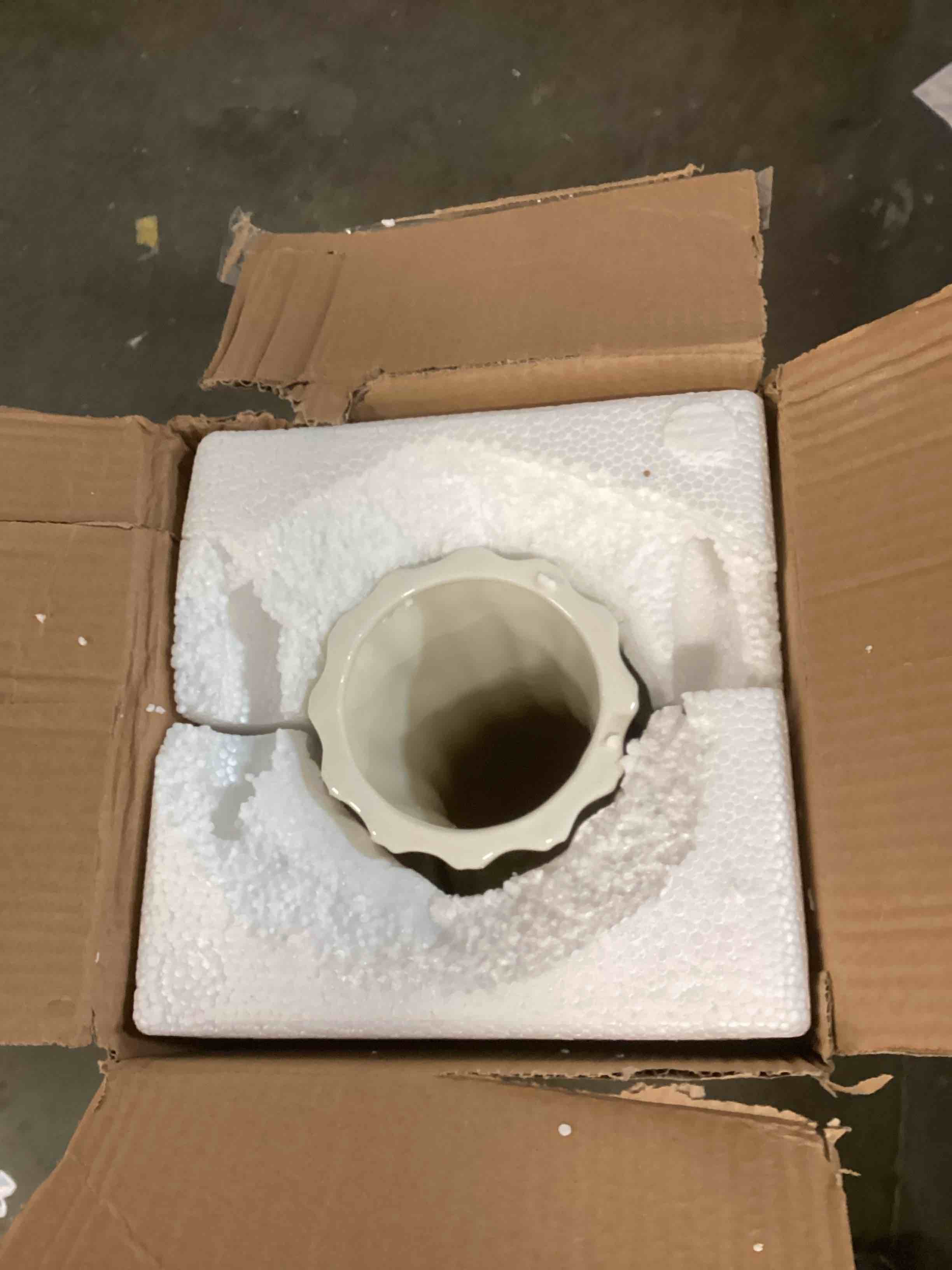 https://s3.amazonaws.com/lotting-images-prod/bidfta/PPE2077629_1738862551124.jpeg