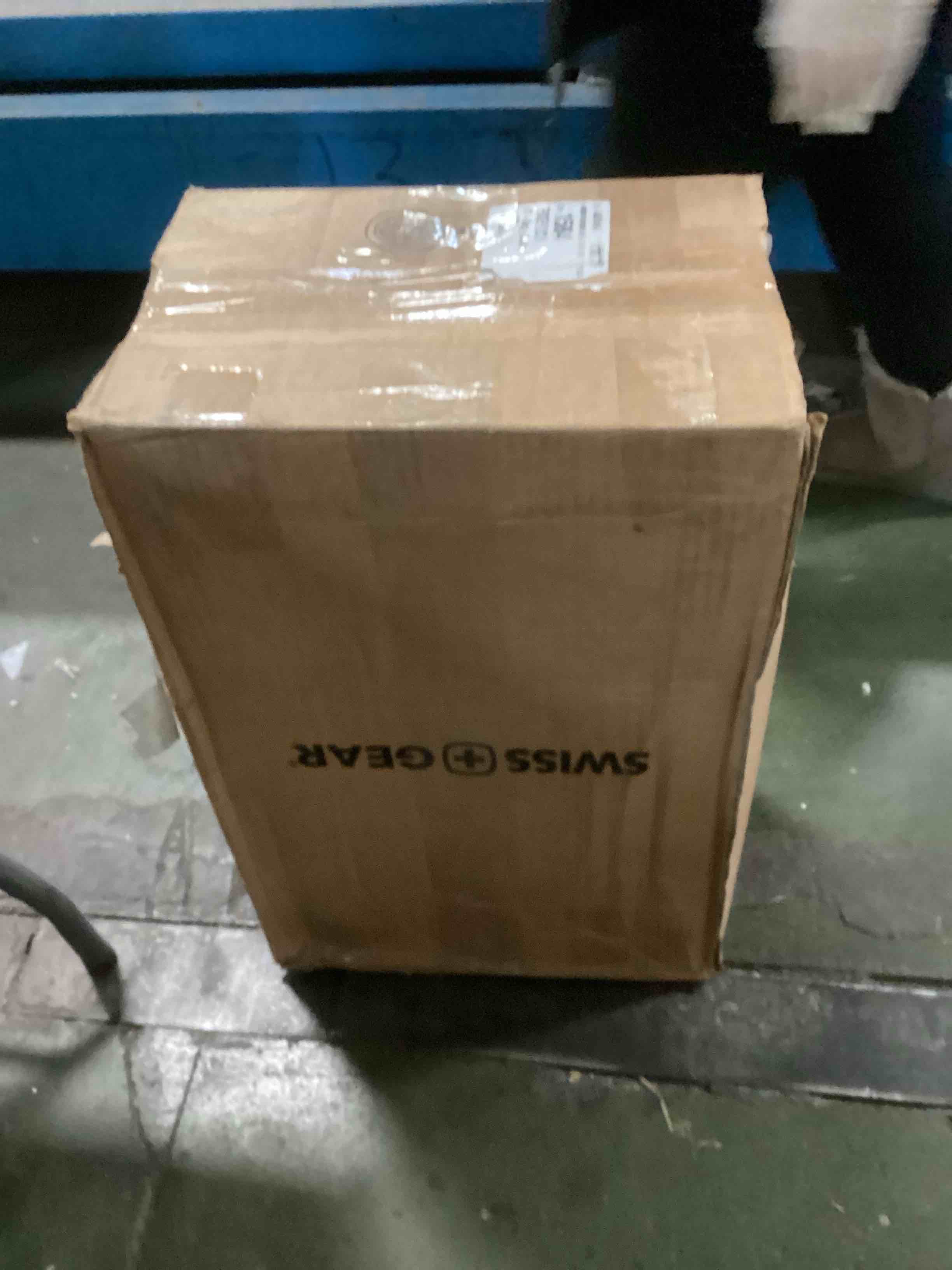 https://s3.amazonaws.com/lotting-images-prod/bidfta/PPE2077652_1738867603113.jpeg