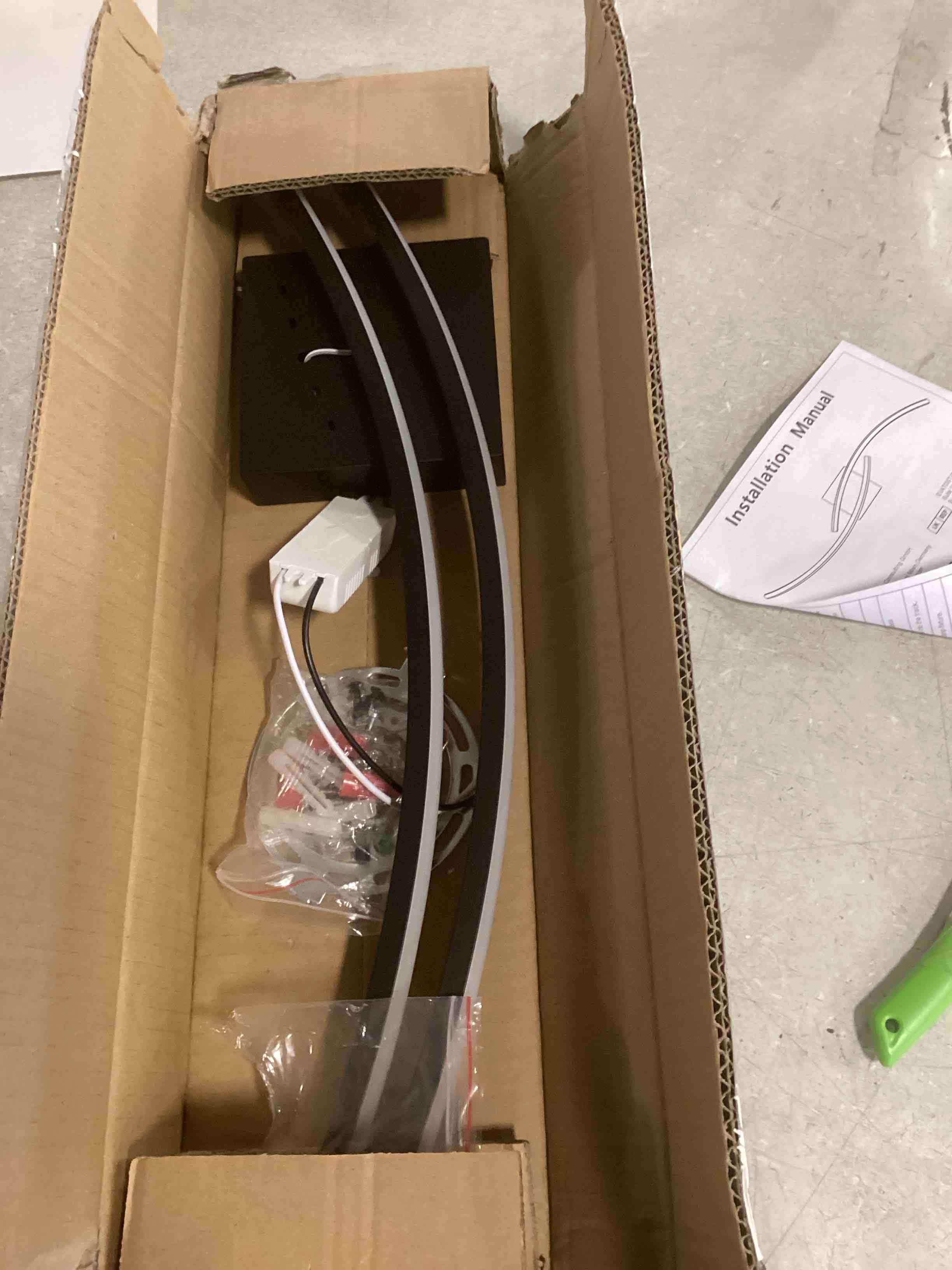 https://s3.amazonaws.com/lotting-images-prod/bidfta/PPE2078155_1739208035714.jpeg