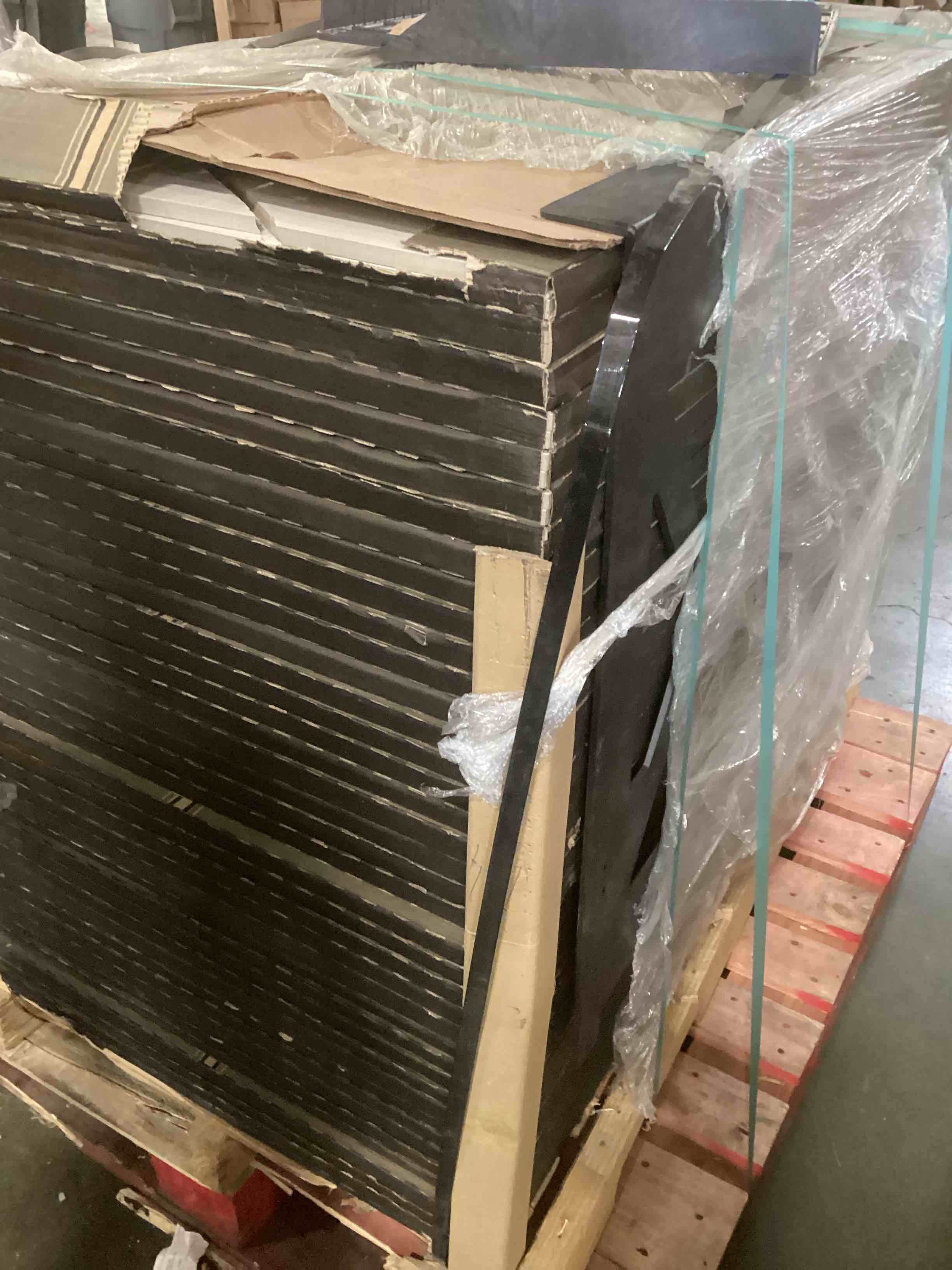 https://s3.amazonaws.com/lotting-images-prod/bidfta/PPE2078215_1739219830633.jpeg