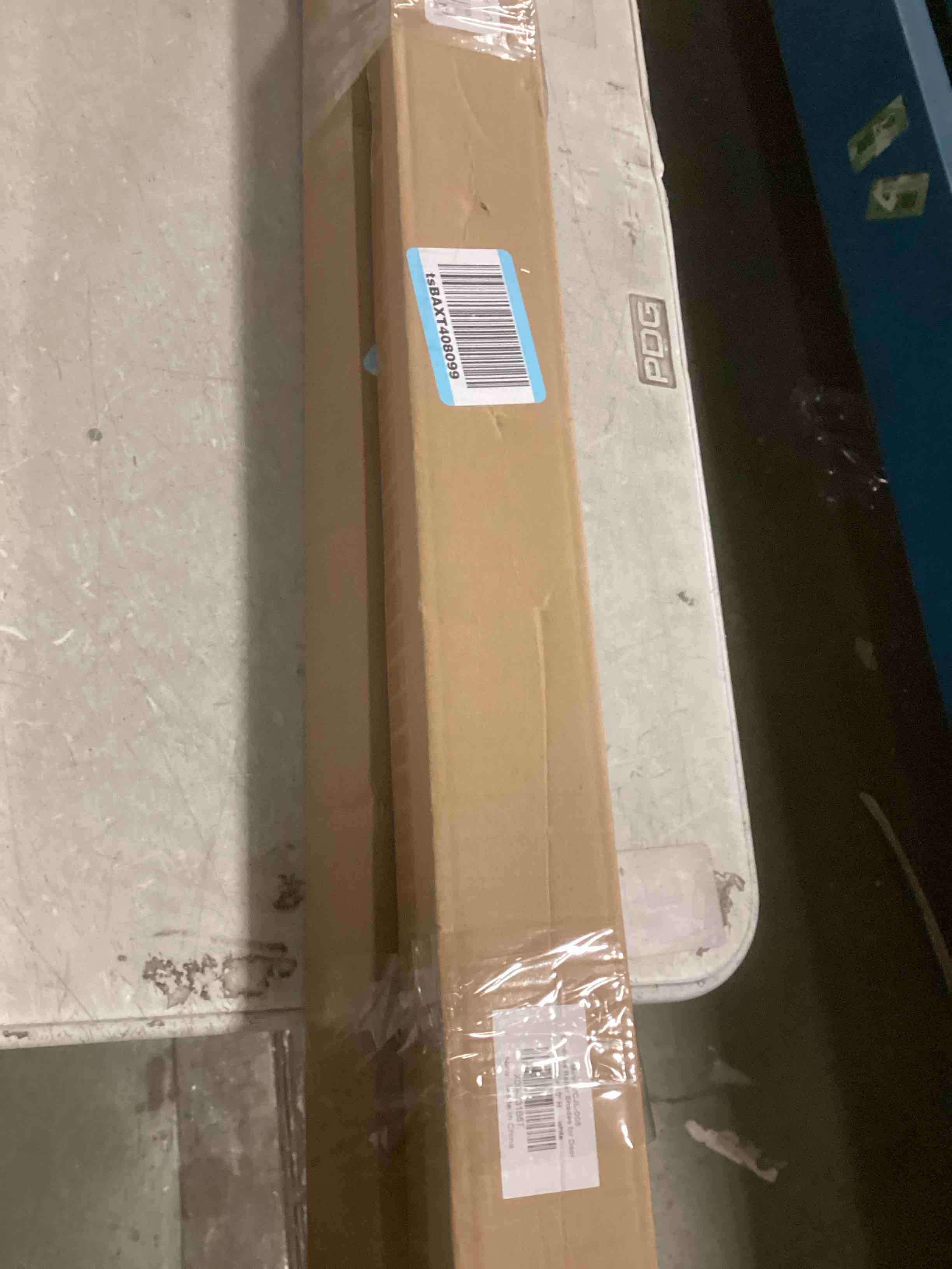 https://s3.amazonaws.com/lotting-images-prod/bidfta/PPE2078218_1739220332986.jpeg