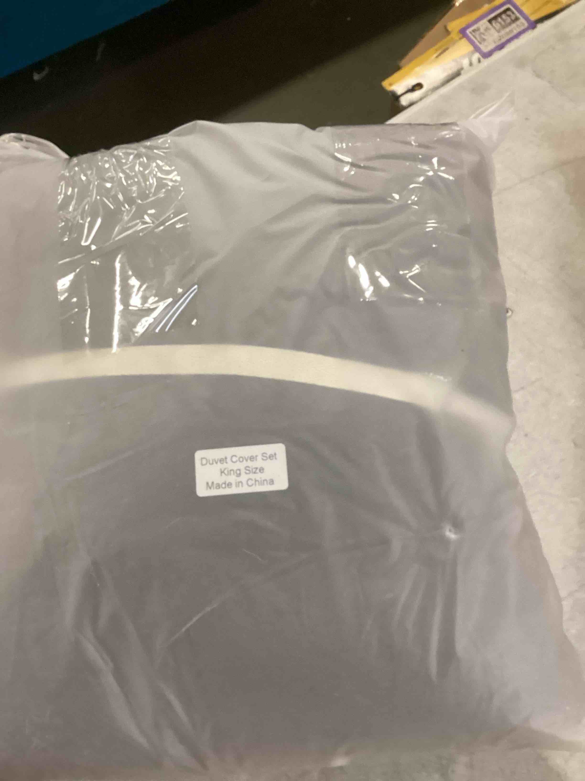 https://s3.amazonaws.com/lotting-images-prod/bidfta/PPE2078853_1739465282433.jpeg