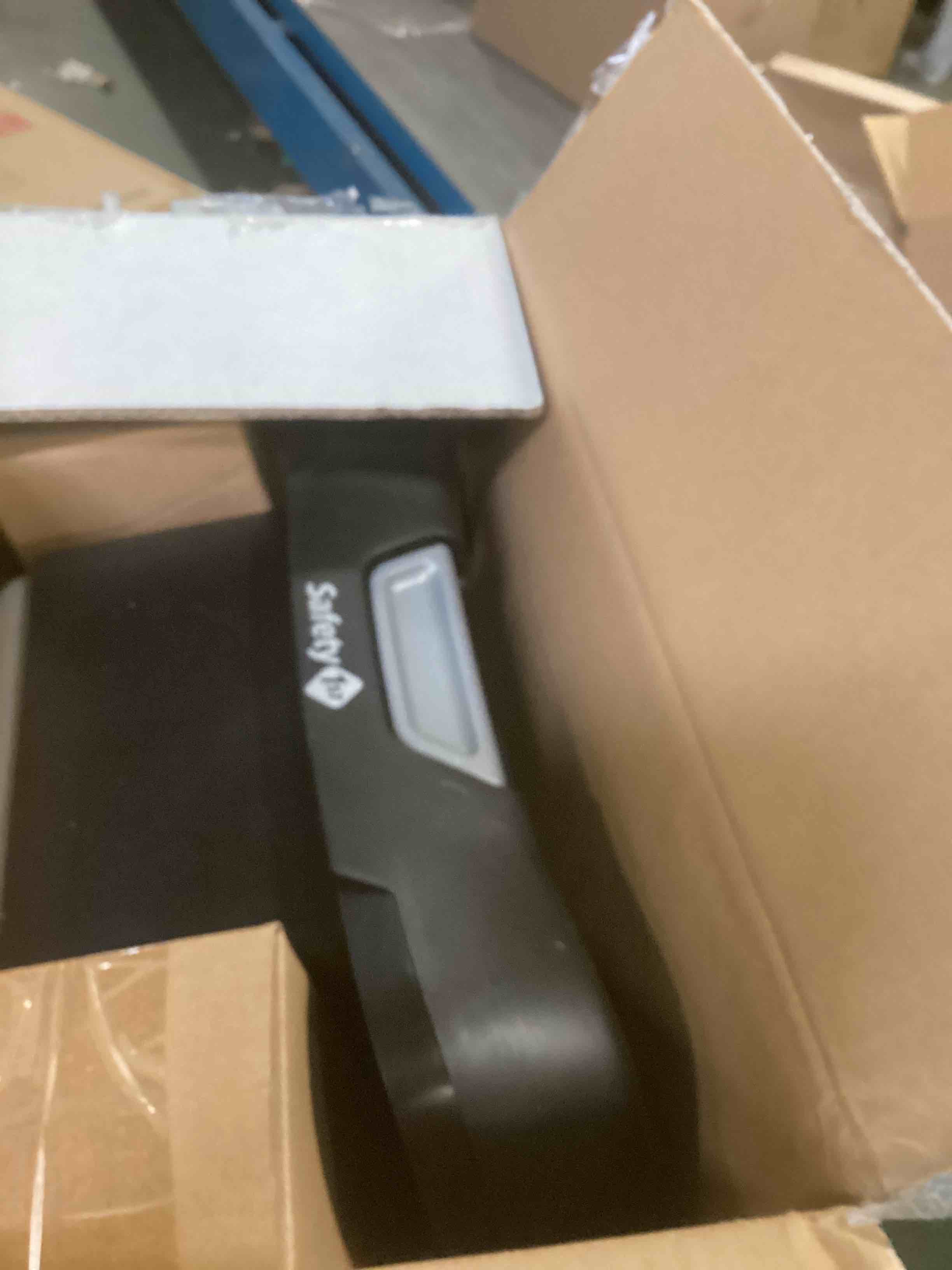 https://s3.amazonaws.com/lotting-images-prod/bidfta/PPE2079123_1739553046135.jpeg