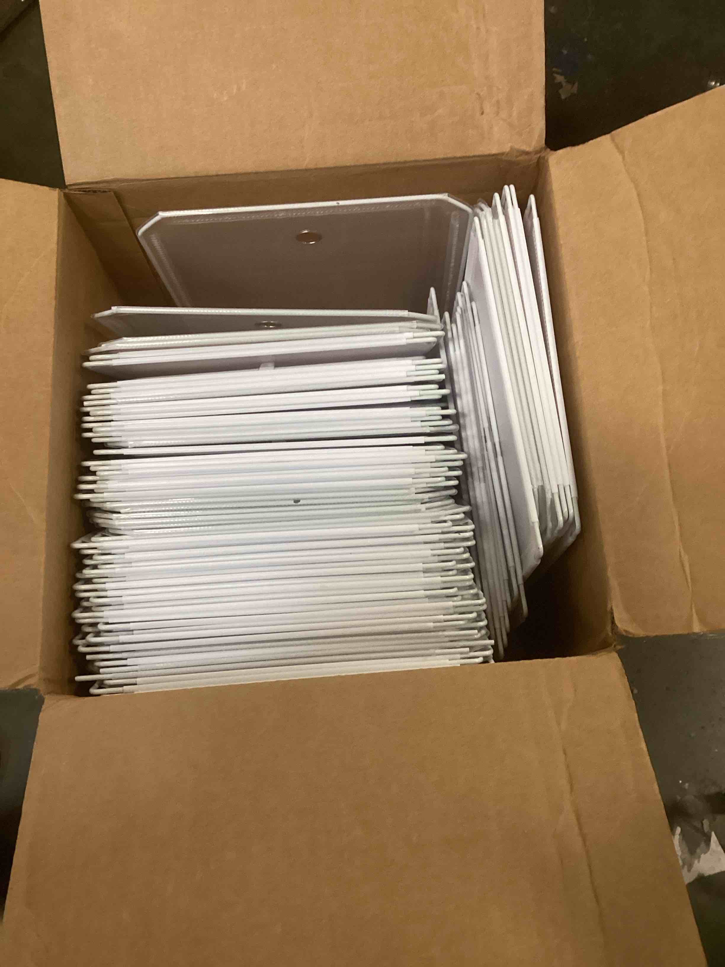 https://s3.amazonaws.com/lotting-images-prod/bidfta/PPE2079591_1739903172921.jpeg