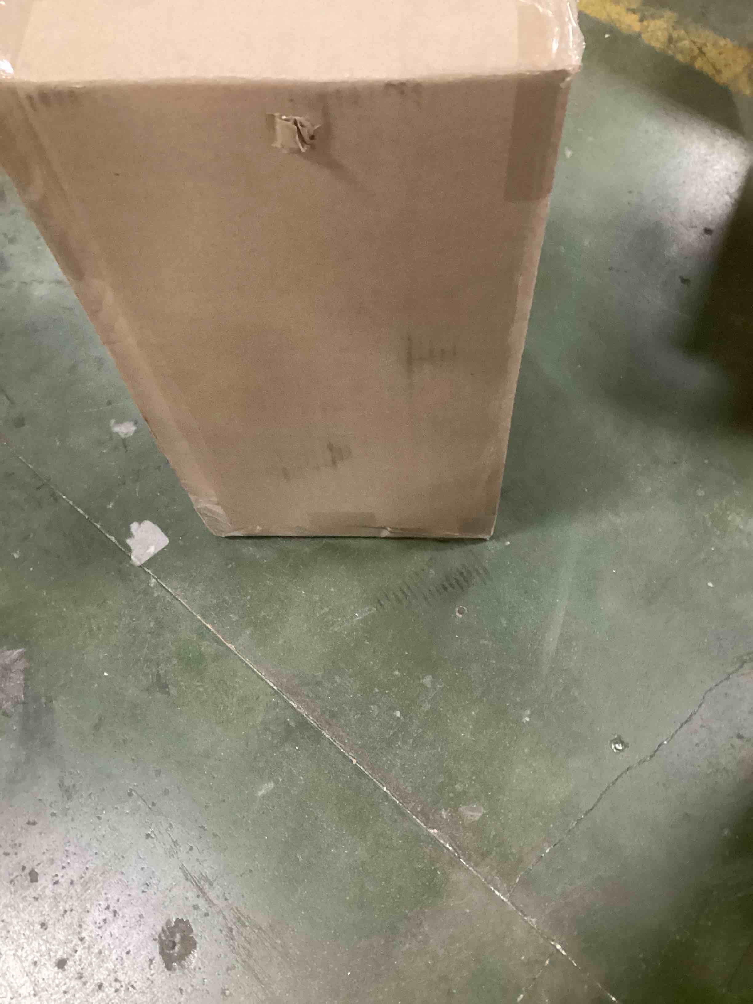 https://s3.amazonaws.com/lotting-images-prod/bidfta/PPE2079710_1739973638316.jpeg
