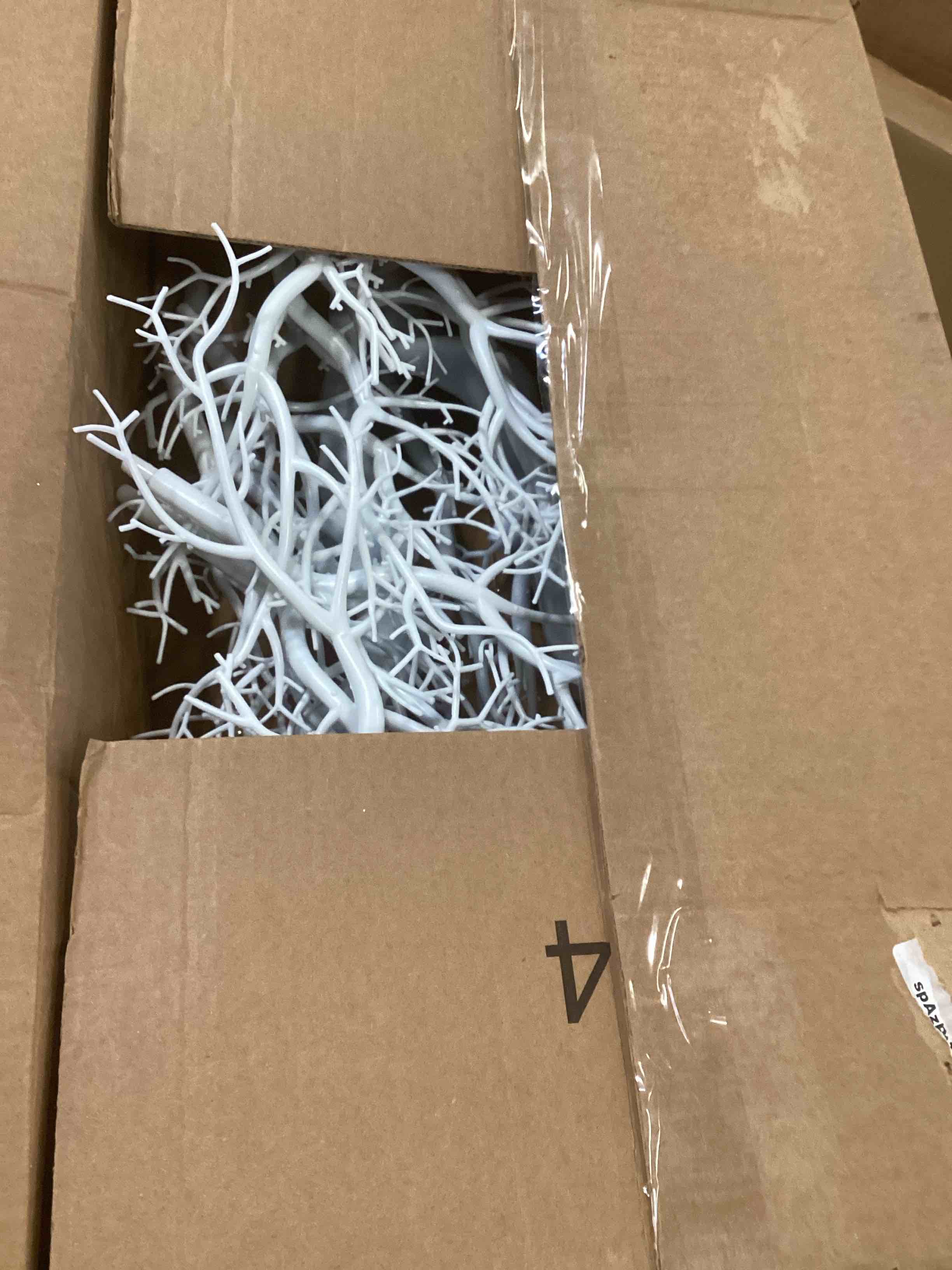 https://s3.amazonaws.com/lotting-images-prod/bidfta/PPE2079804_1739984381161.jpeg