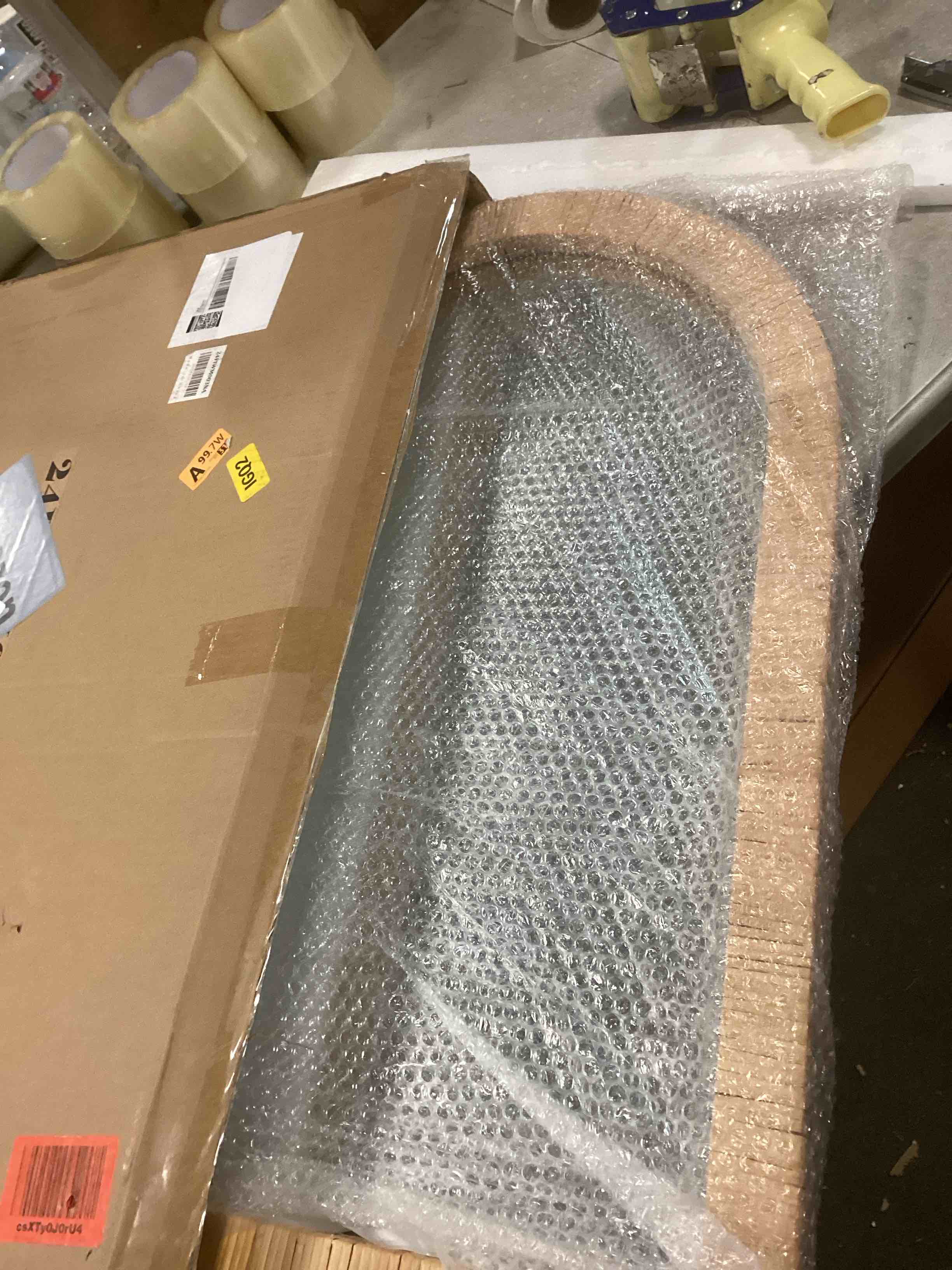 https://s3.amazonaws.com/lotting-images-prod/bidfta/PPE2083202_1739388989087.jpeg