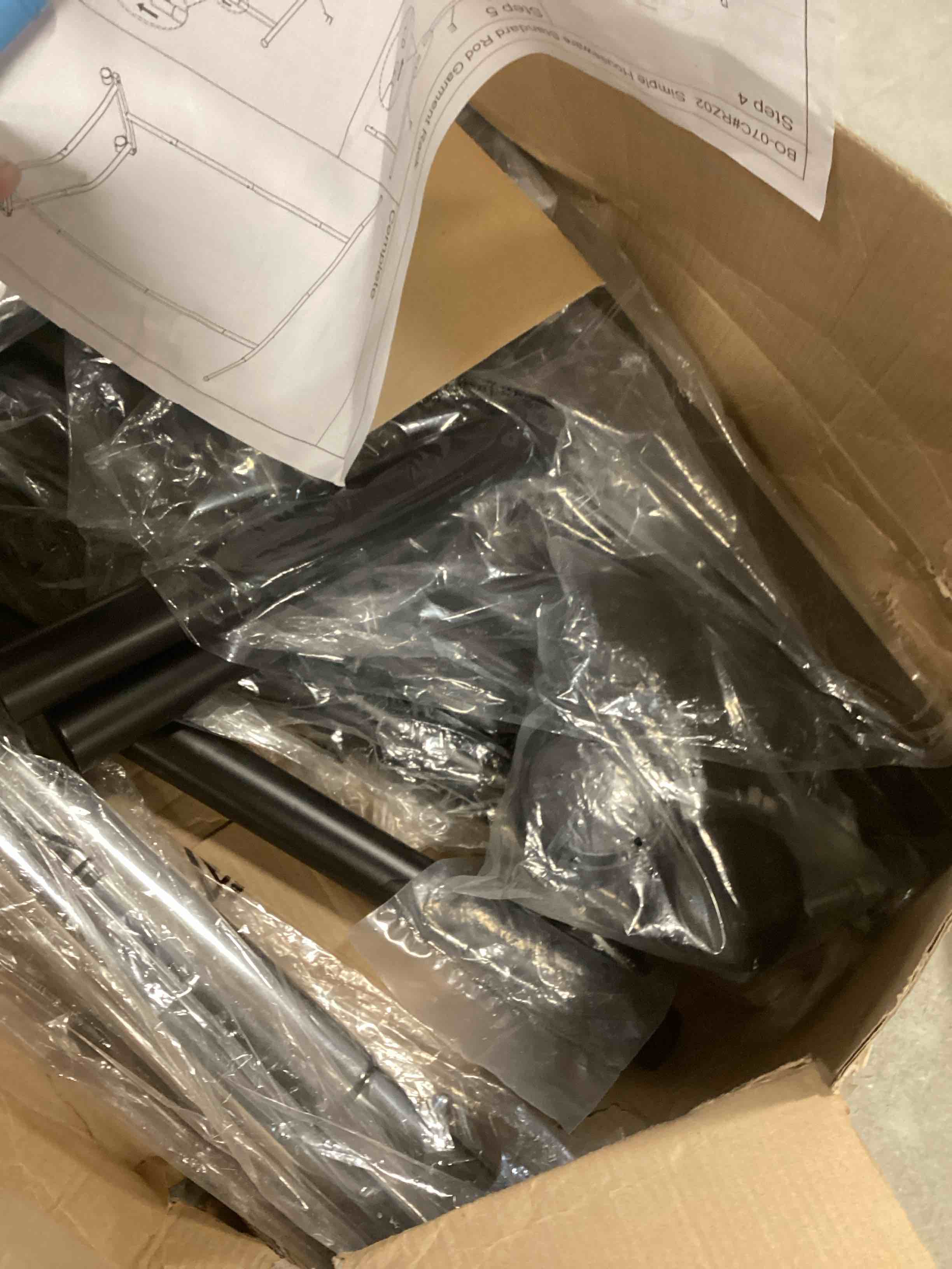 https://s3.amazonaws.com/lotting-images-prod/bidfta/PPE2083340_1739457414759.jpeg