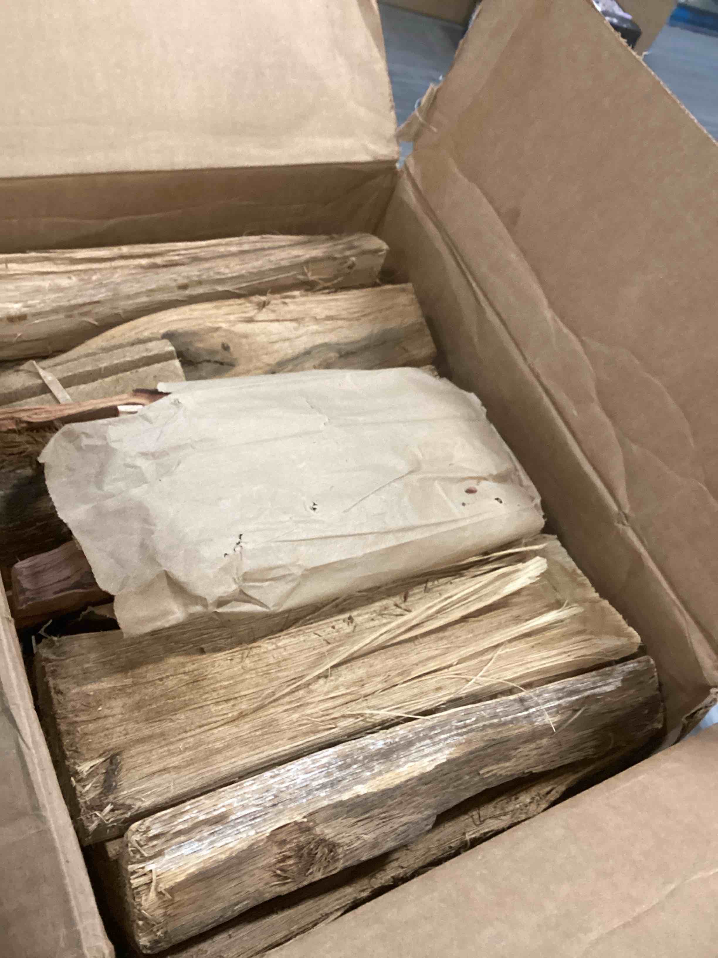 https://s3.amazonaws.com/lotting-images-prod/bidfta/PPE2083410_1739471459343.jpeg